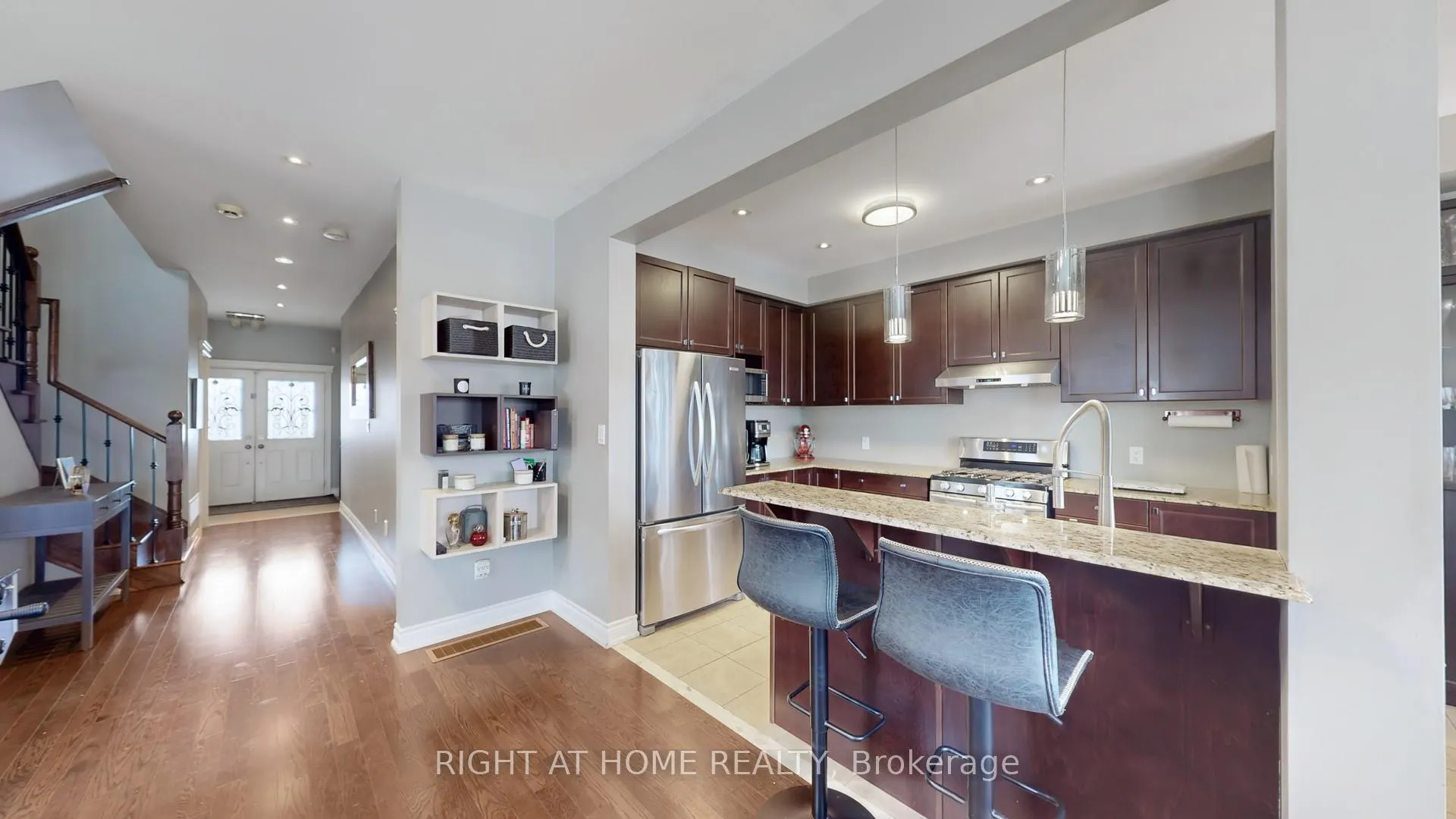 Photo 6 of 4 Mcelroy Court, Caledon, Caledon East — HOMEH