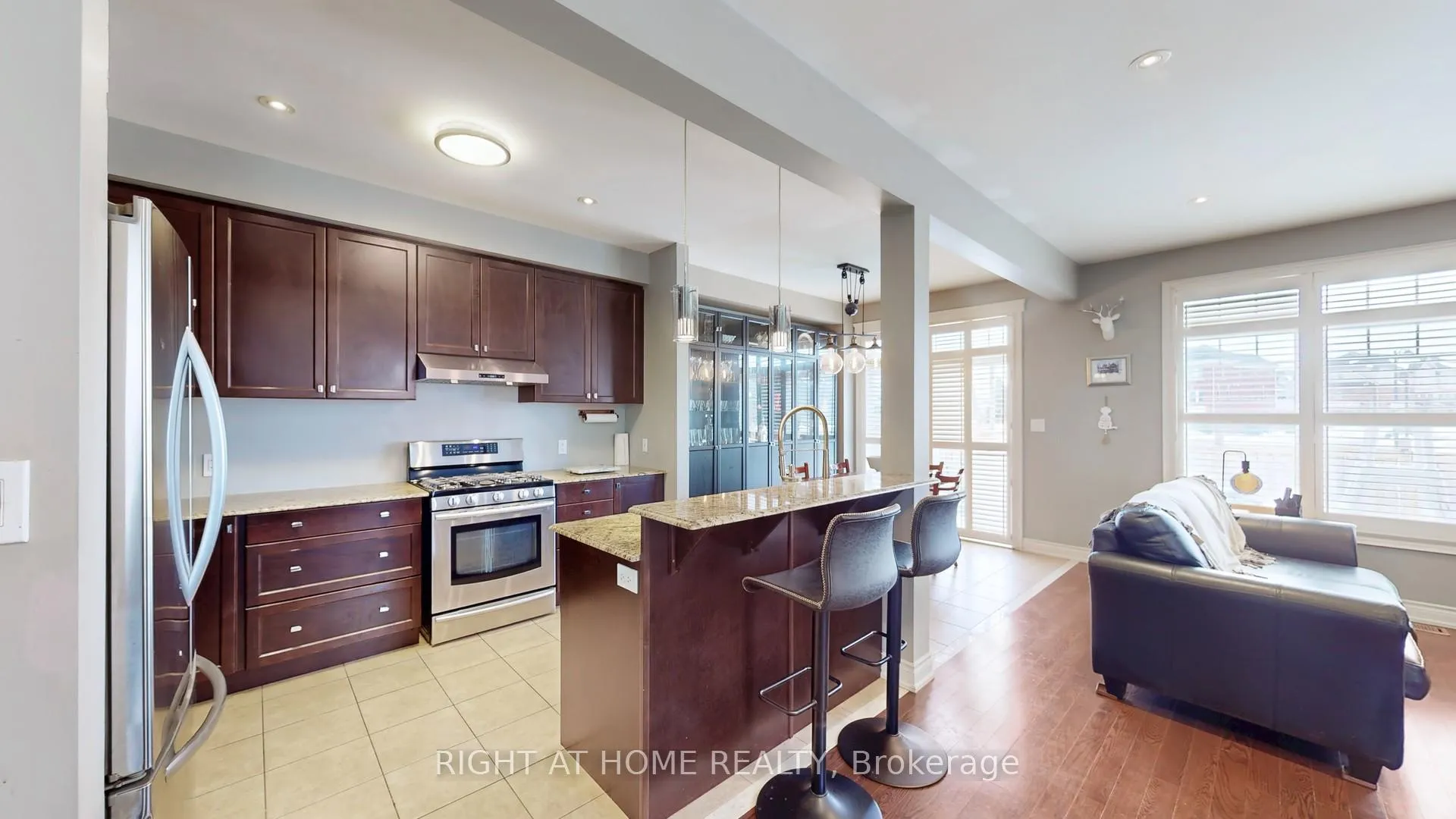 Photo 8 of 4 Mcelroy Court, Caledon, Caledon East — HOMEH