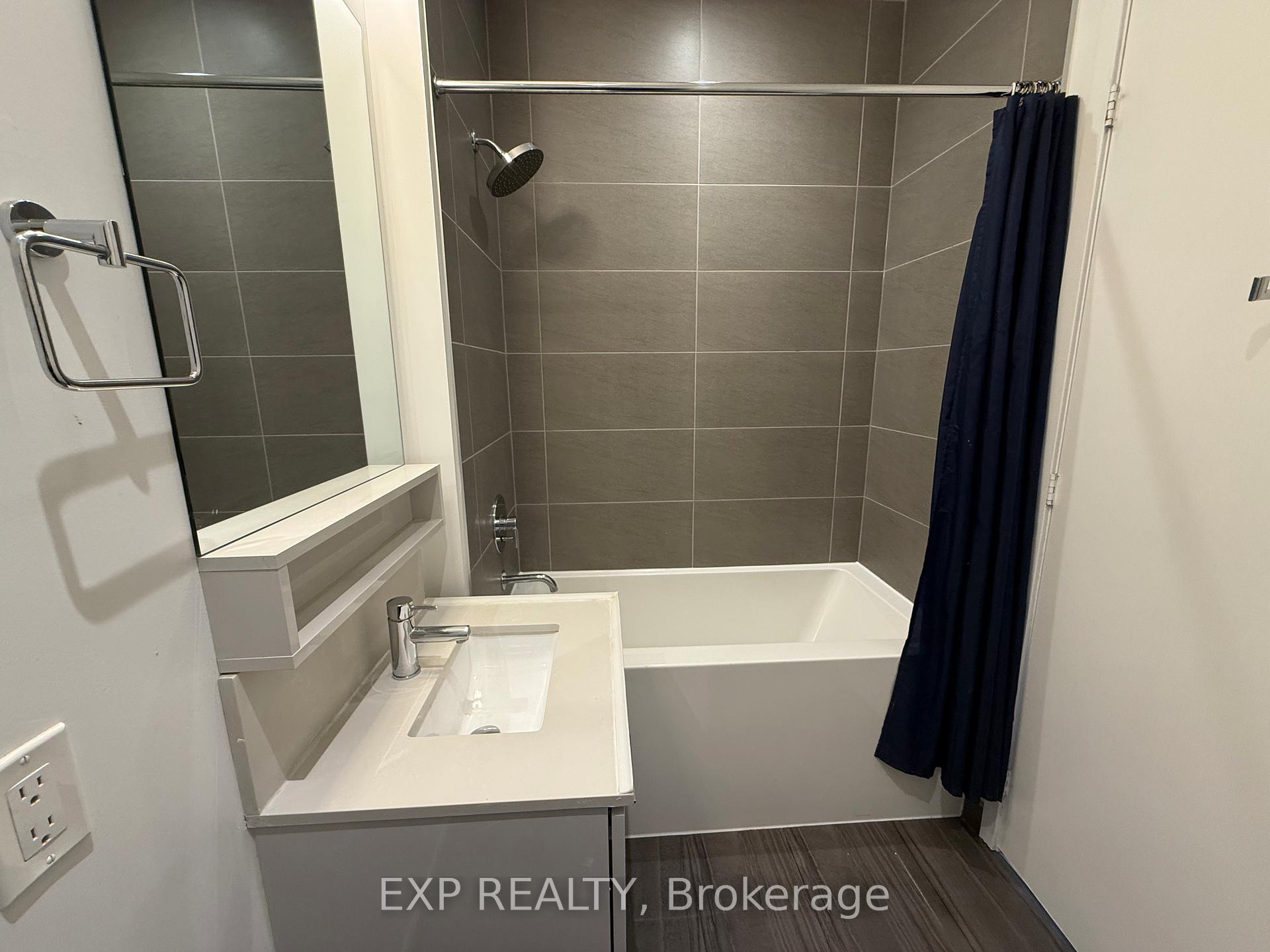 Photo 13 of Unit 308, 950 Portage Parkway, Vaughan, Vaughan Corporate Centre — HOMEH