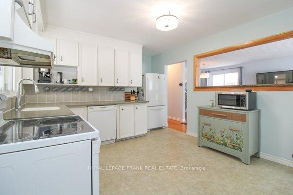 Photo 4 of 1189 Trentway Vista, Peterborough, Northcrest Ward 5 — HOMEH