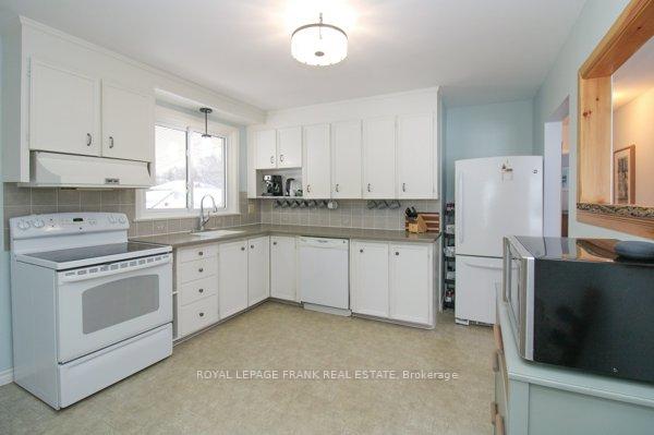 Photo 10 of 1189 Trentway Vista, Peterborough, Northcrest Ward 5 — HOMEH