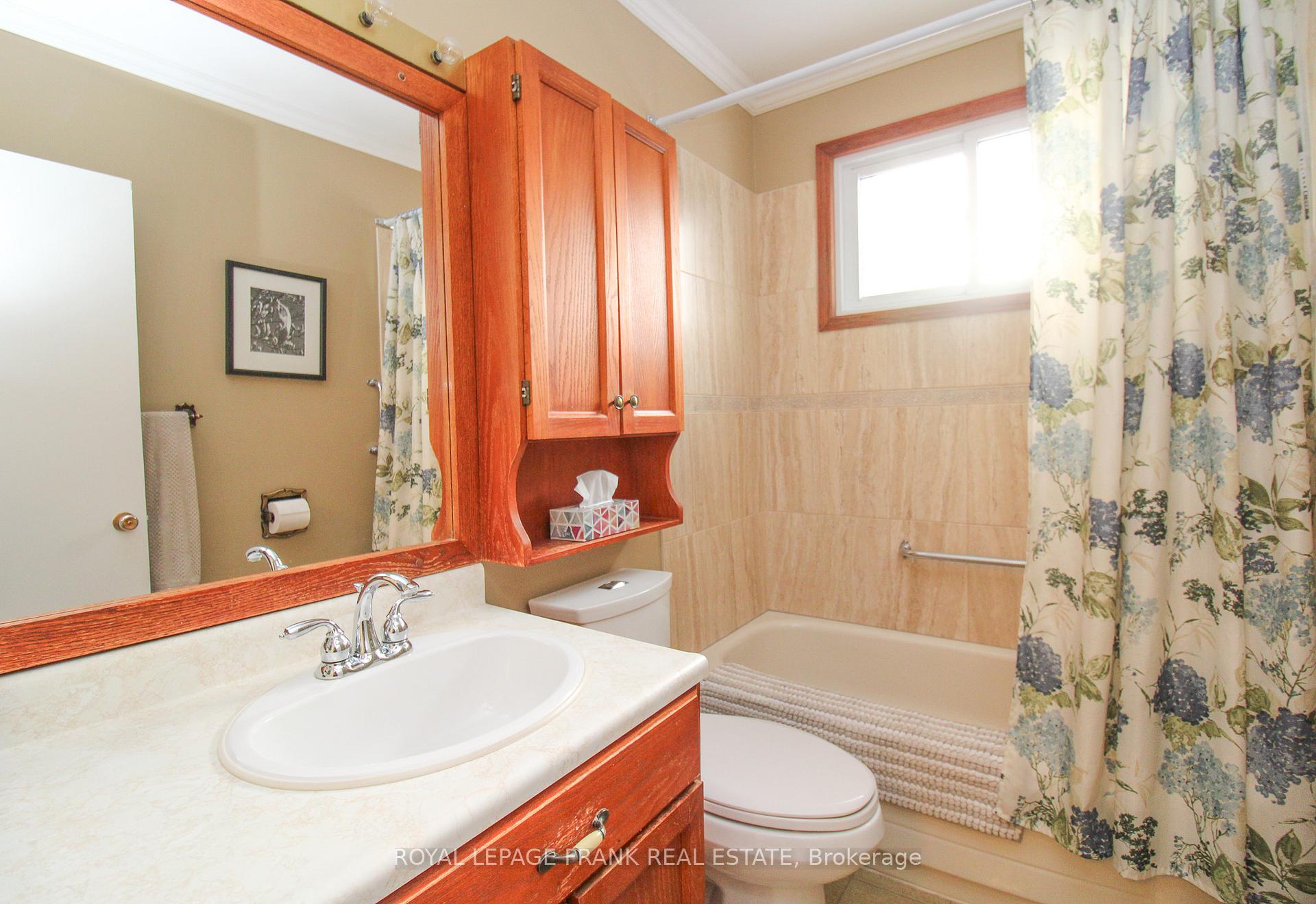 Photo 20 of 1189 Trentway Vista, Peterborough, Northcrest Ward 5 — HOMEH
