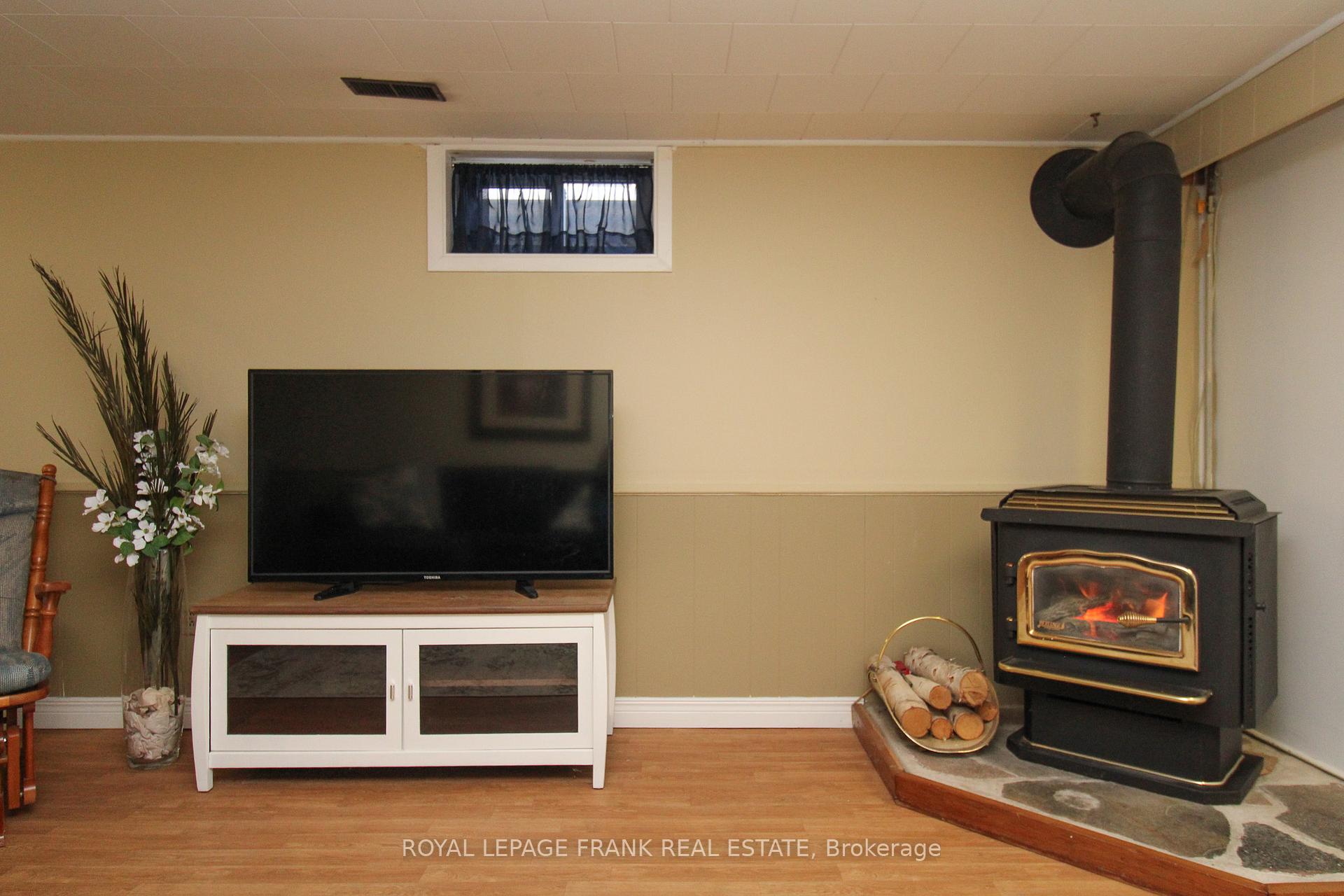 Photo 21 of 1189 Trentway Vista, Peterborough, Northcrest Ward 5 — HOMEH