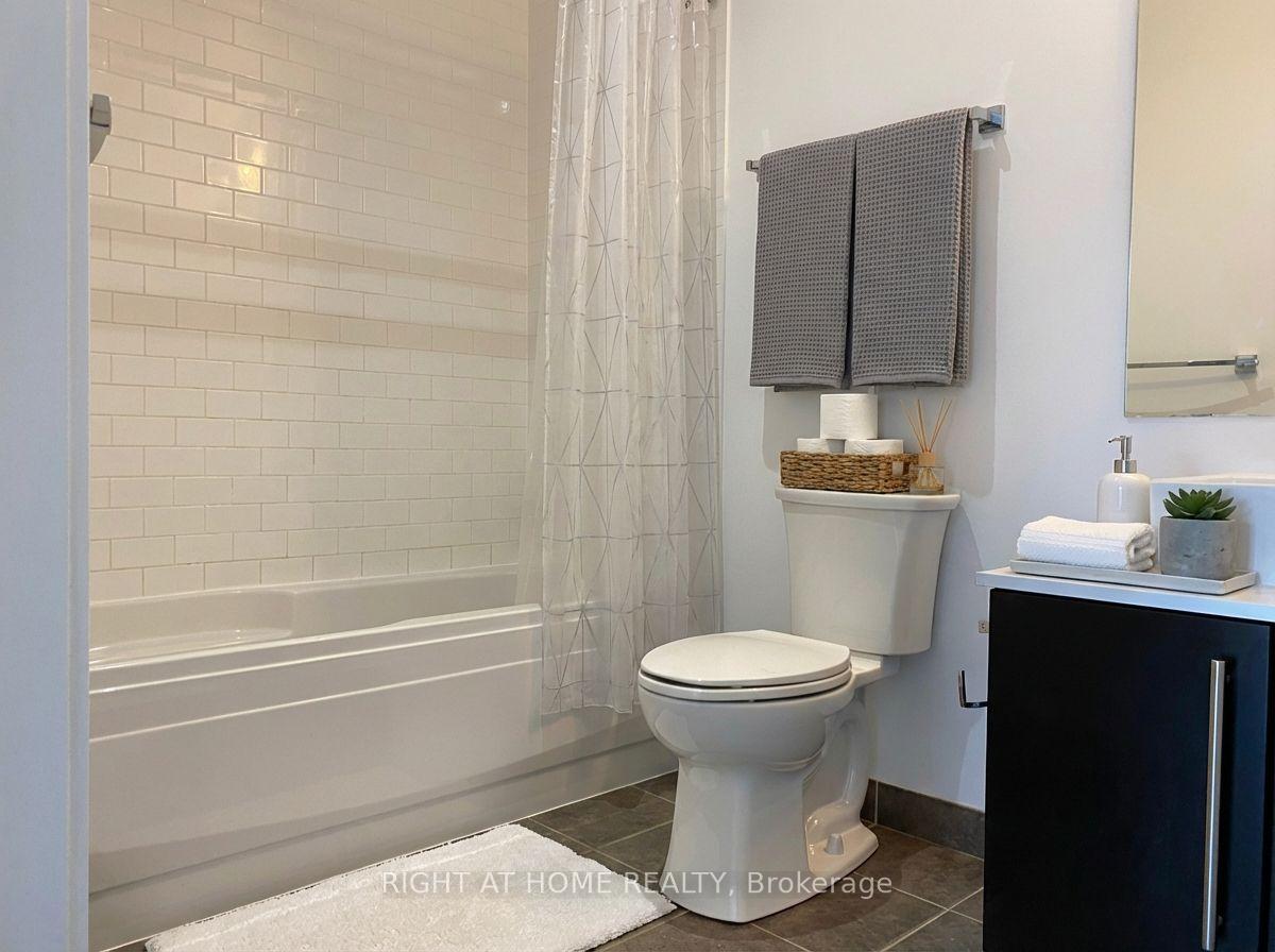 Photo 6 of Unit 319, 62 Niagara Street, Toronto, Niagara — HOMEH