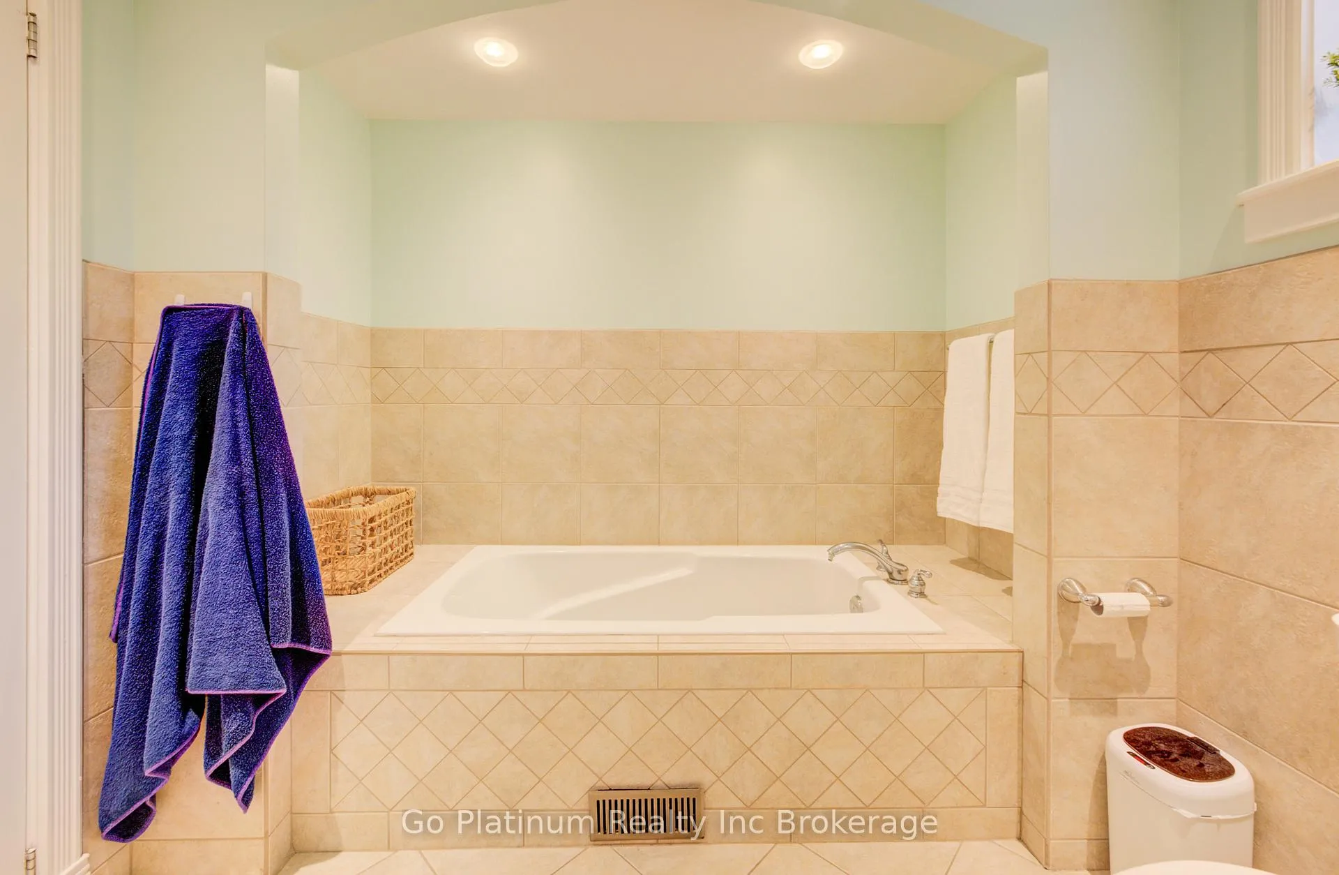 Photo 20 of 325602 Norwich Road S, Norwich, Norwich Town — HOMEH