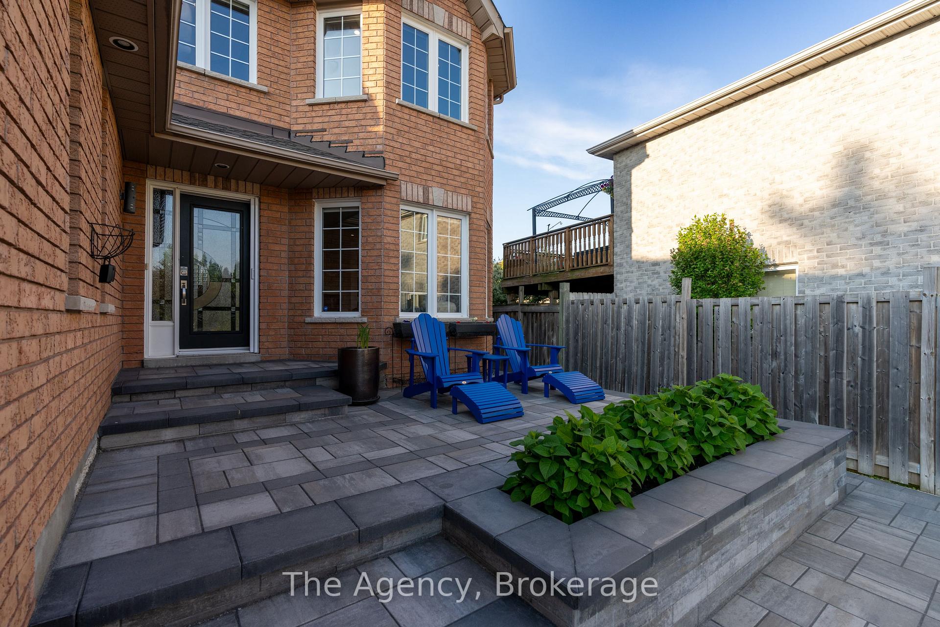 Photo 13 of 7 Higgin Court, Barrie, Edgehill Drive — HOMEH