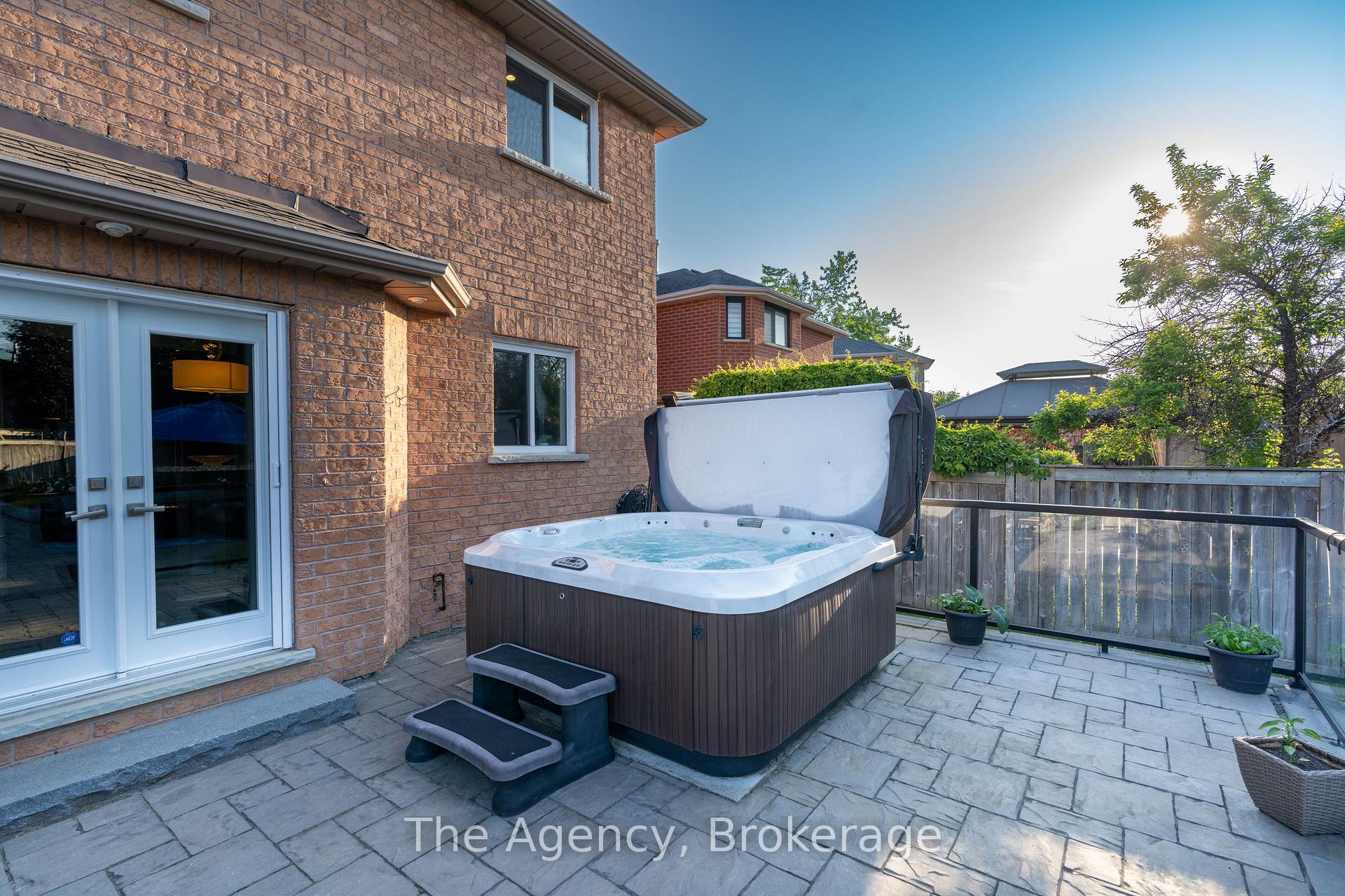 Photo 37 of 7 Higgin Court, Barrie, Edgehill Drive — HOMEH