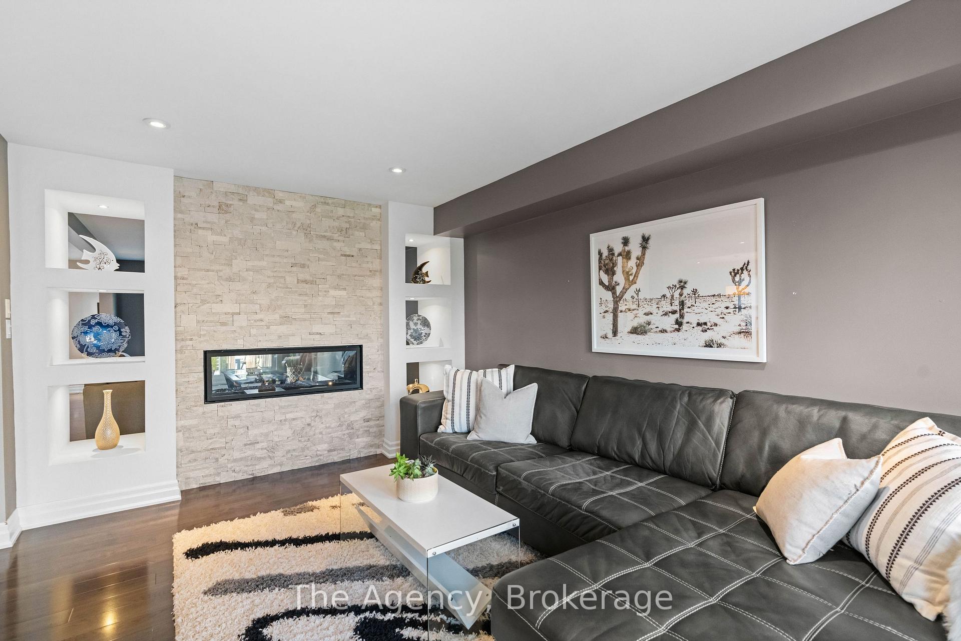Photo 4 of 7 Higgin Court, Barrie, Edgehill Drive — HOMEH