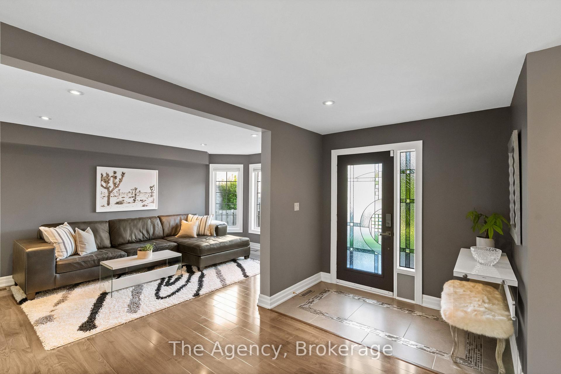 Photo 9 of 7 Higgin Court, Barrie, Edgehill Drive — HOMEH