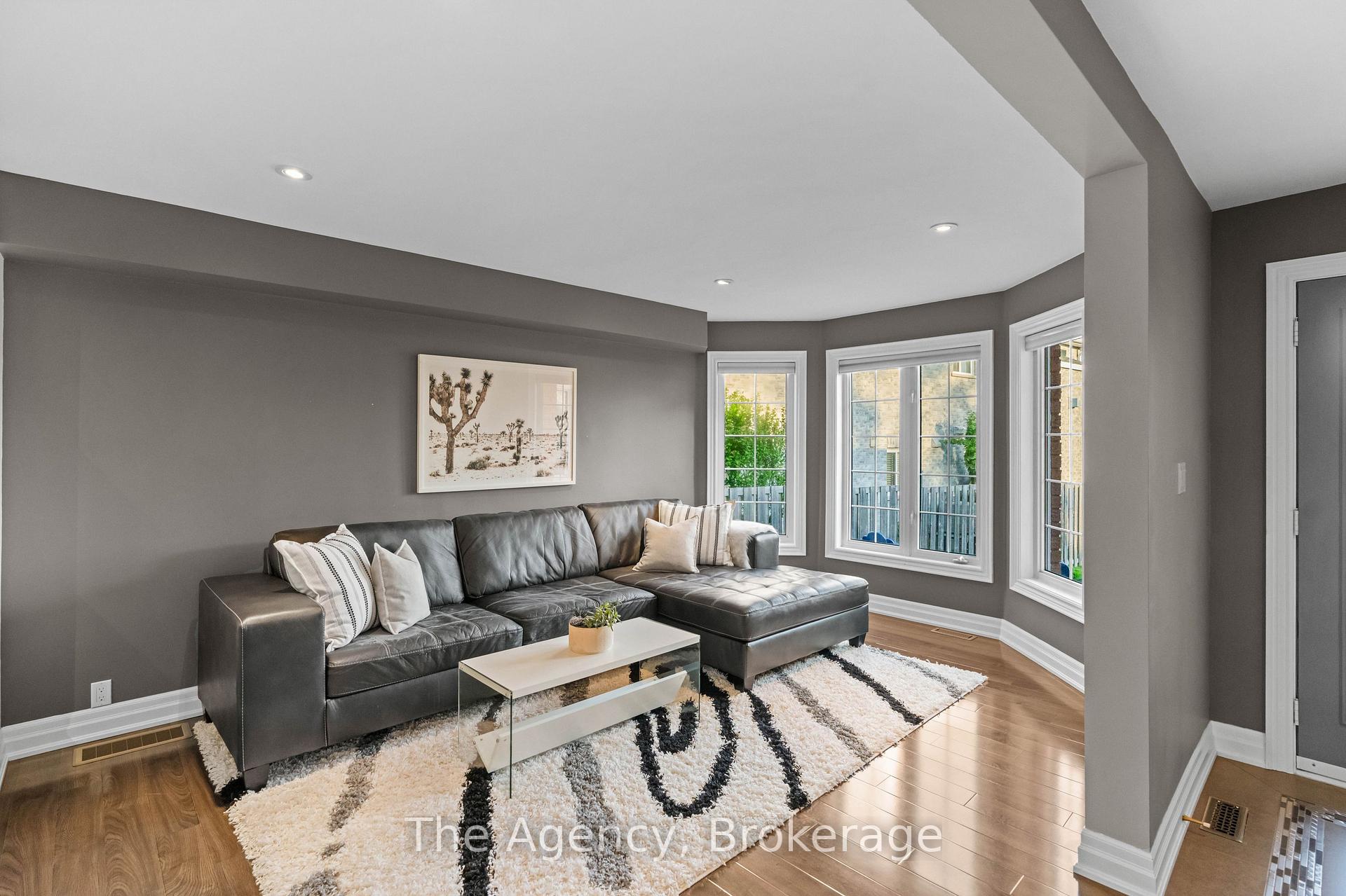Photo 5 of 7 Higgin Court, Barrie, Edgehill Drive — HOMEH
