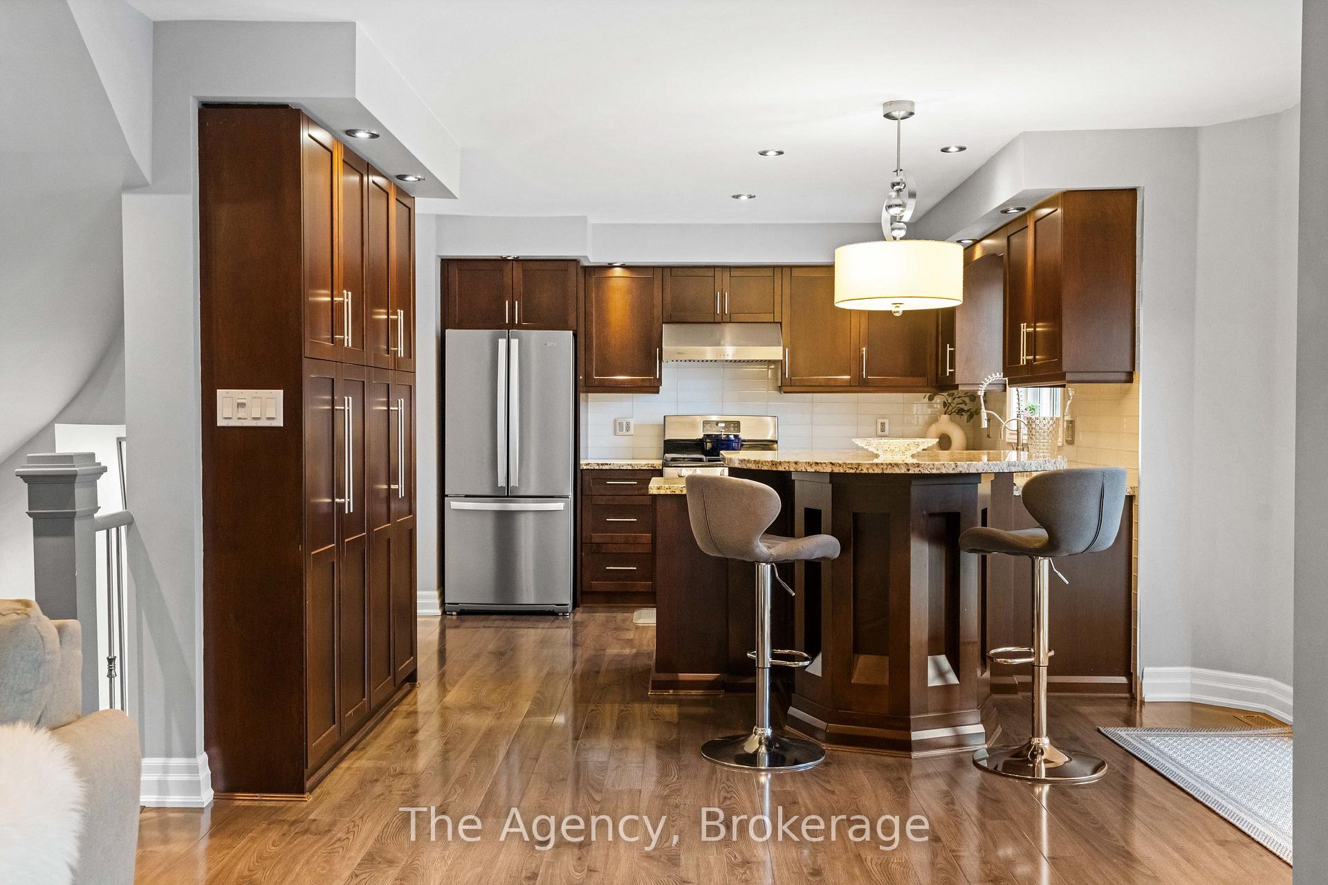Photo 6 of 7 Higgin Court, Barrie, Edgehill Drive — HOMEH
