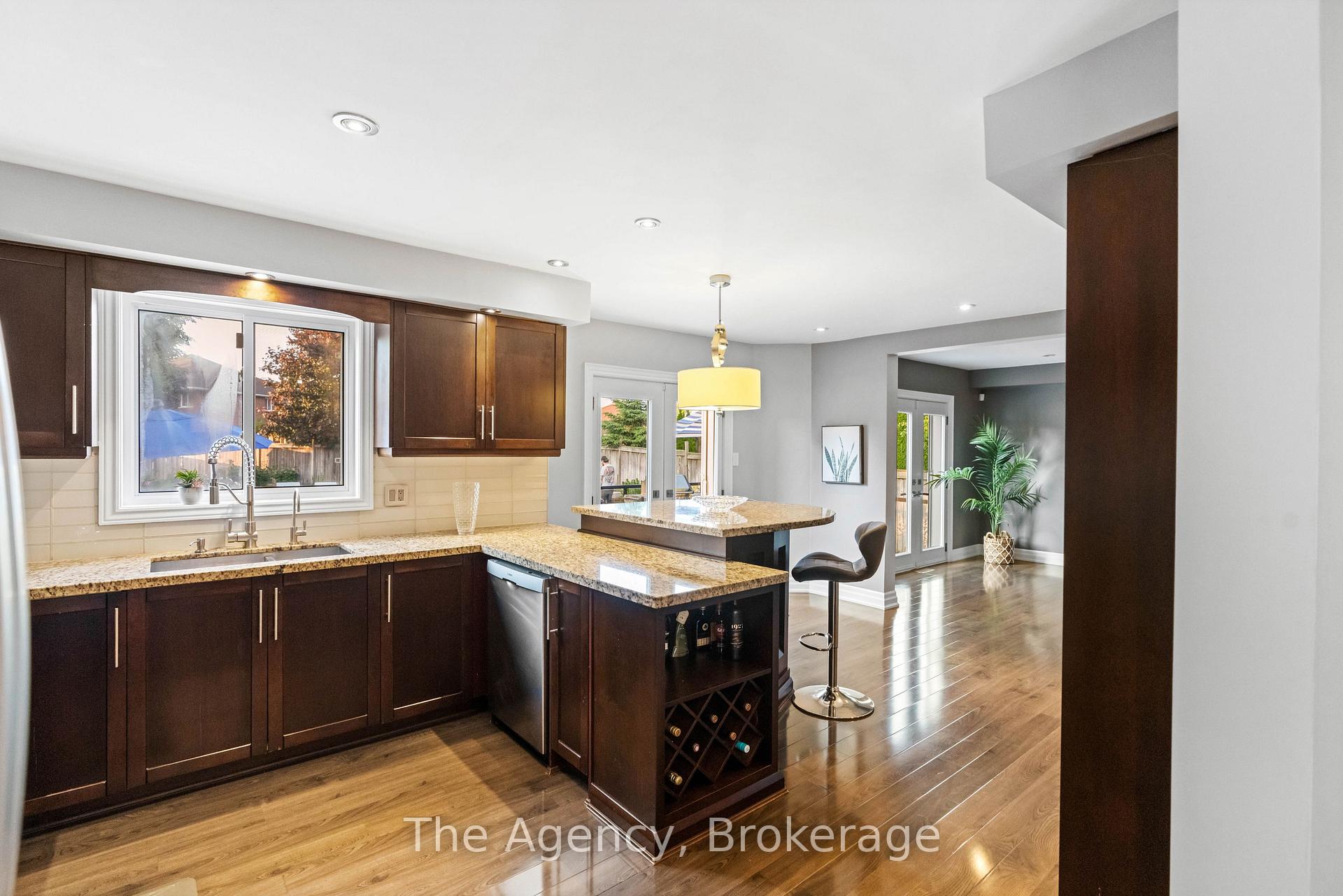 Photo 11 of 7 Higgin Court, Barrie, Edgehill Drive — HOMEH