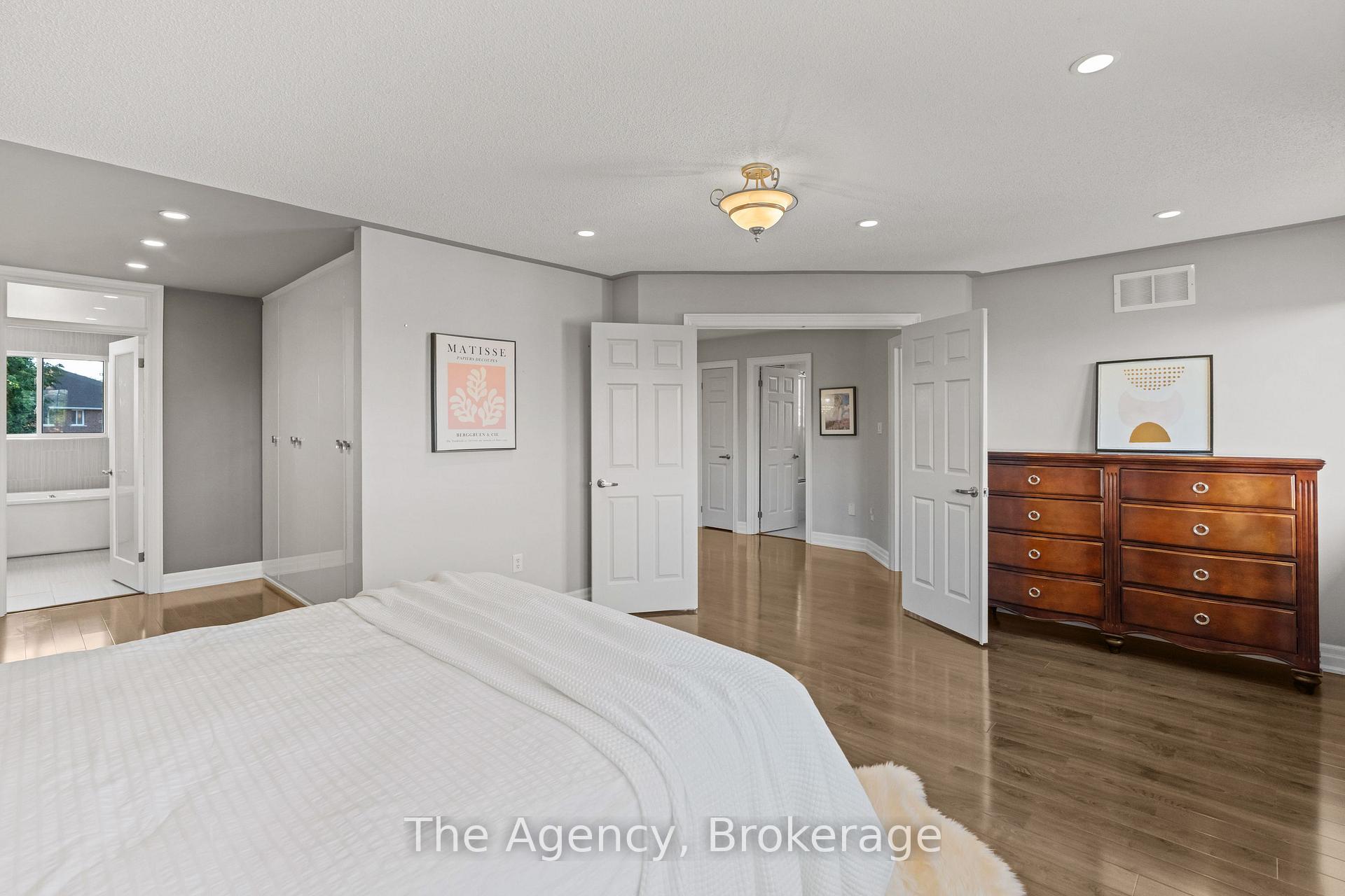 Photo 12 of 7 Higgin Court, Barrie, Edgehill Drive — HOMEH