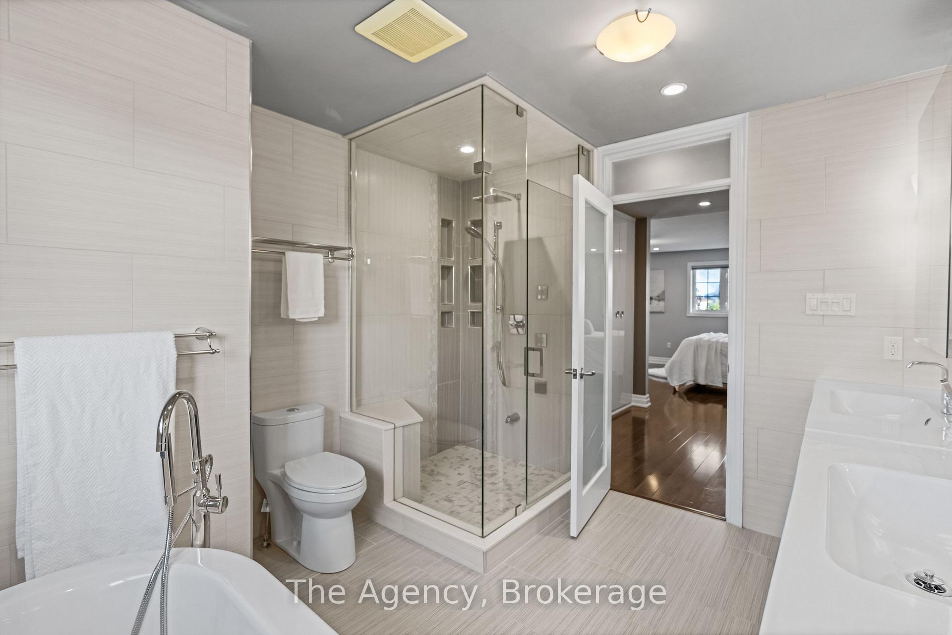 Photo 39 of 7 Higgin Court, Barrie, Edgehill Drive — HOMEH