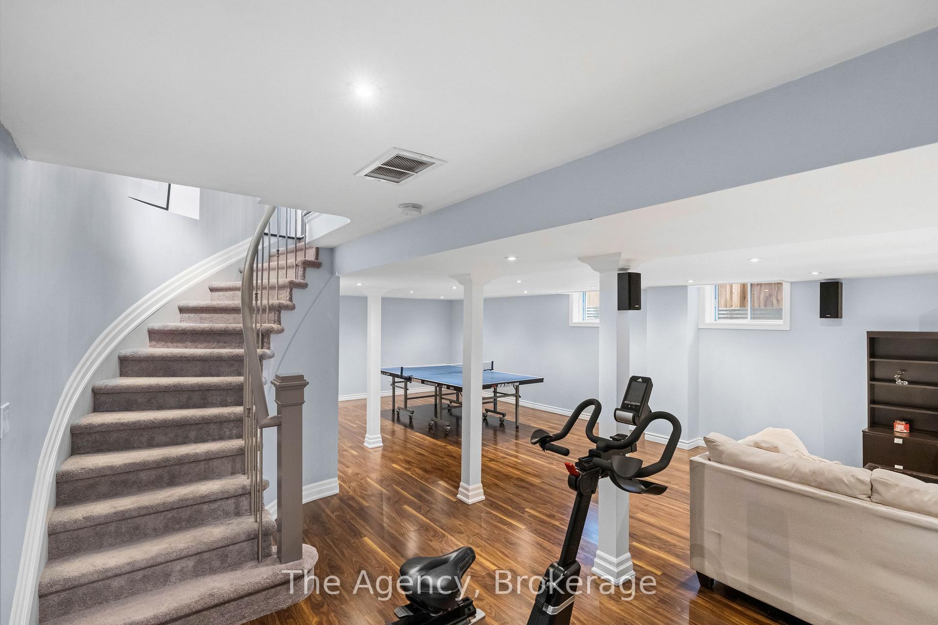 Photo 16 of 7 Higgin Court, Barrie, Edgehill Drive — HOMEH