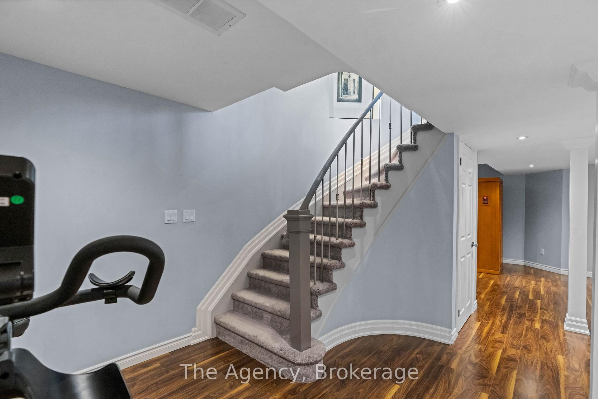 Photo 33 of 7 Higgin Court, Barrie, Edgehill Drive — HOMEH
