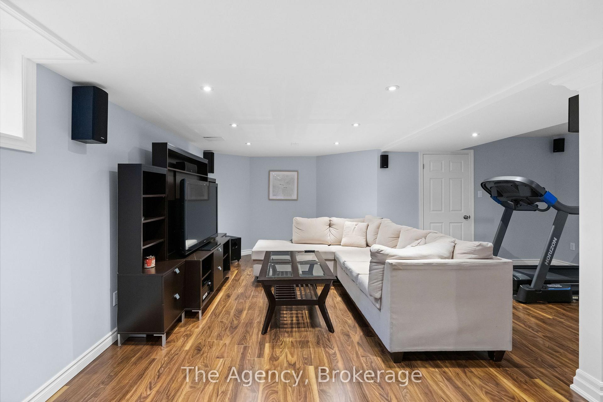 Photo 45 of 7 Higgin Court, Barrie, Edgehill Drive — HOMEH