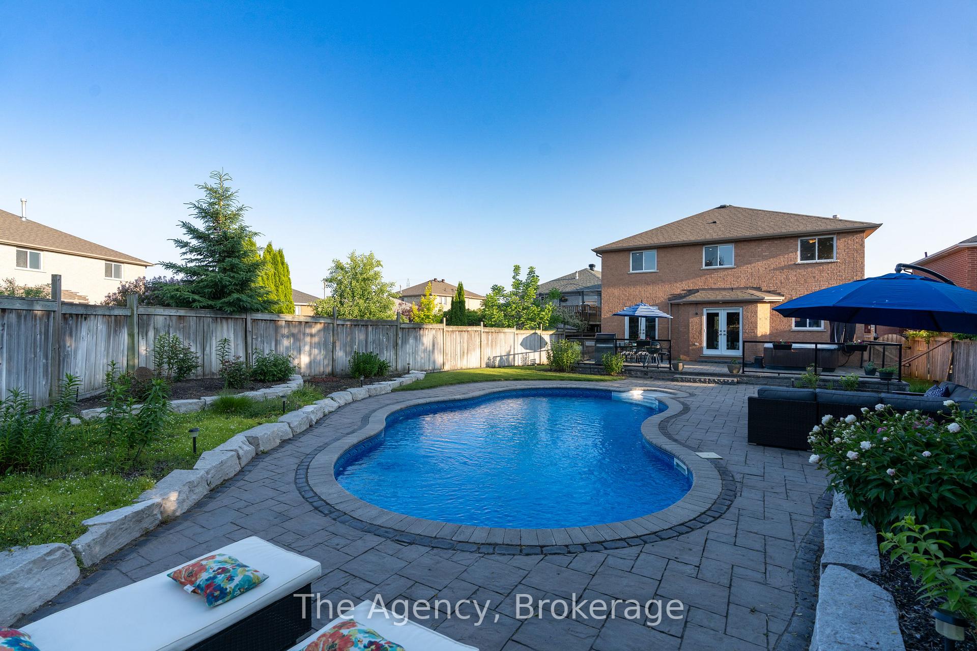 Photo 24 of 7 Higgin Court, Barrie, Edgehill Drive — HOMEH