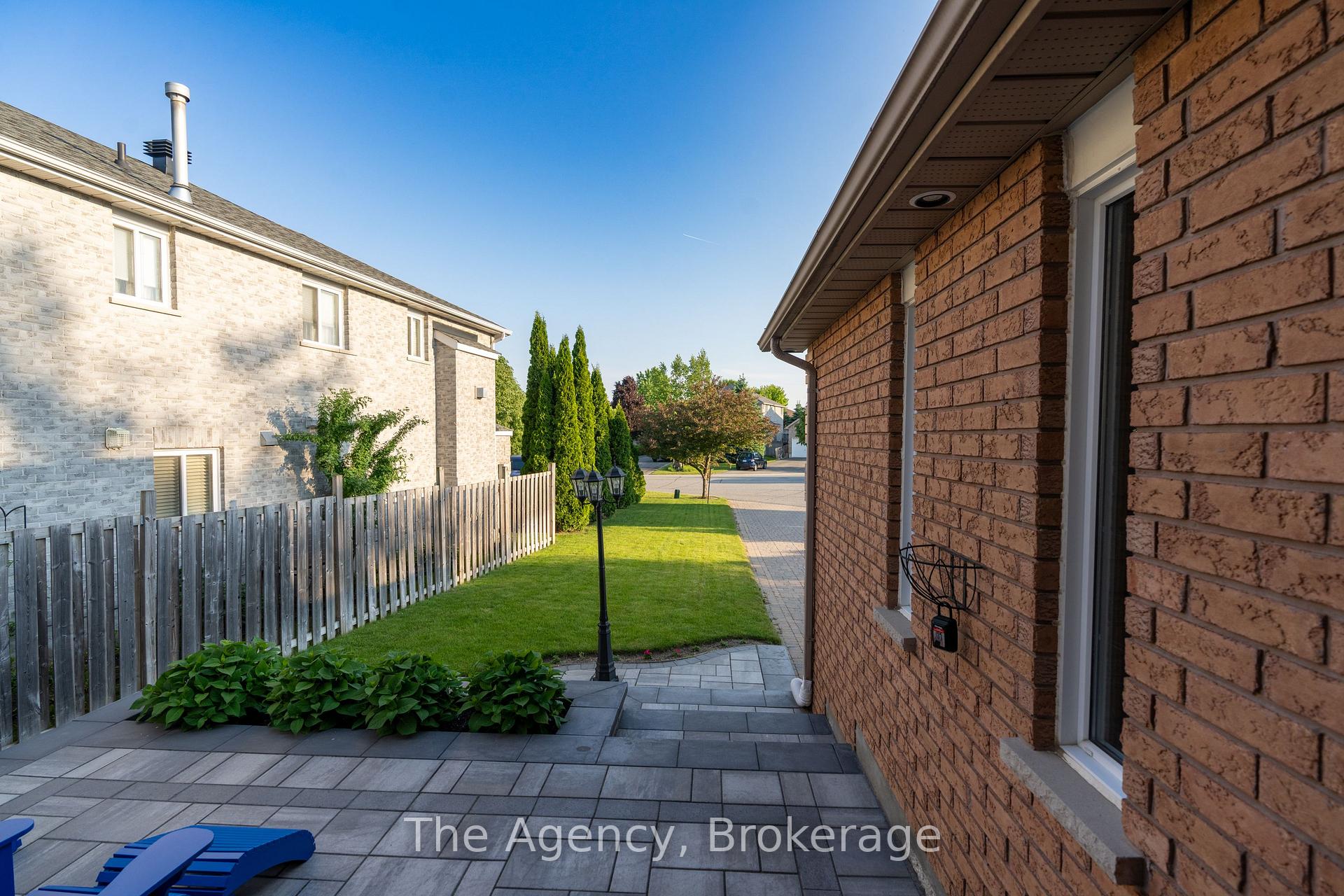 Photo 50 of 7 Higgin Court, Barrie, Edgehill Drive — HOMEH