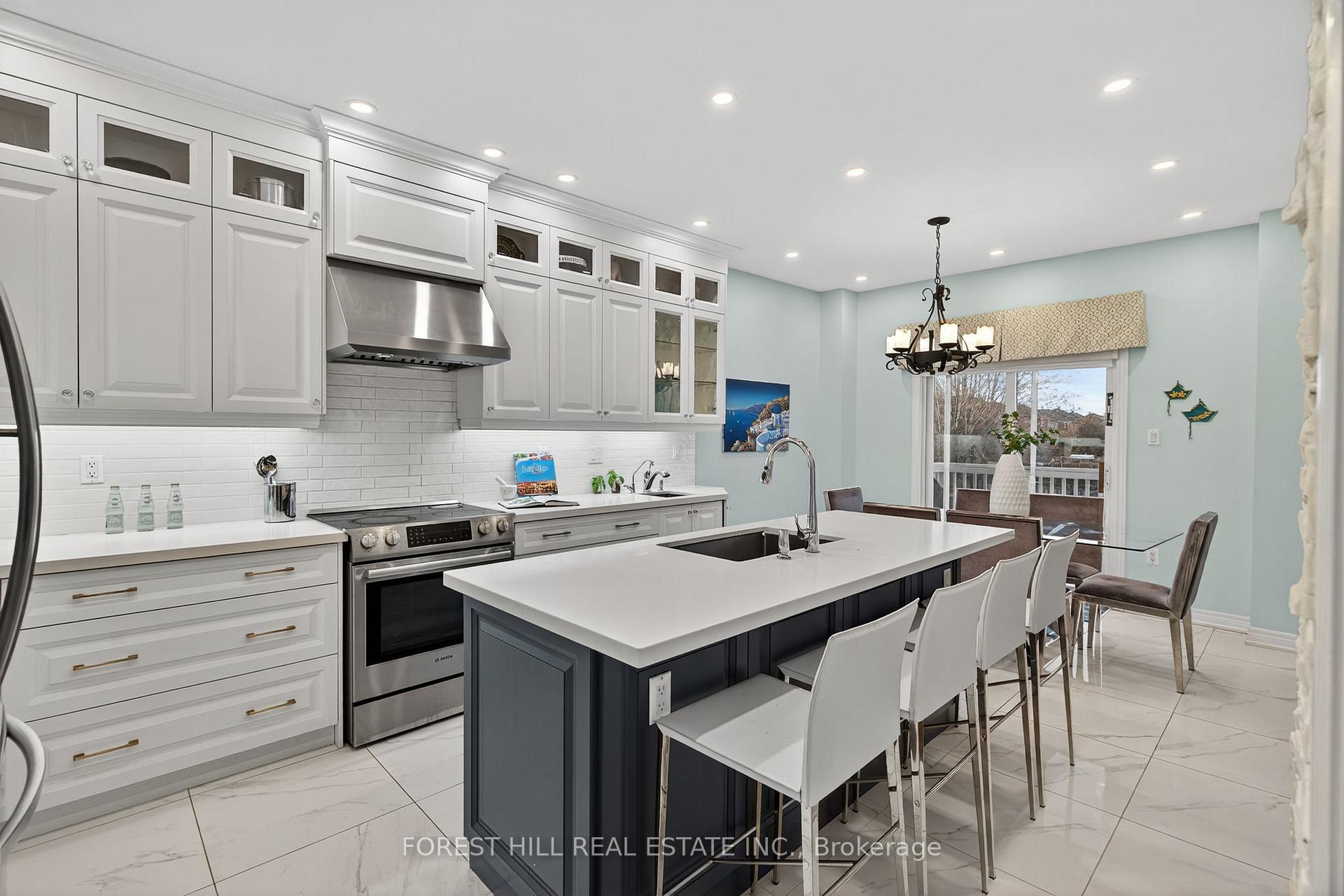 Photo 8 of 14 Pepperberry Road, Vaughan, Patterson — HOMEH