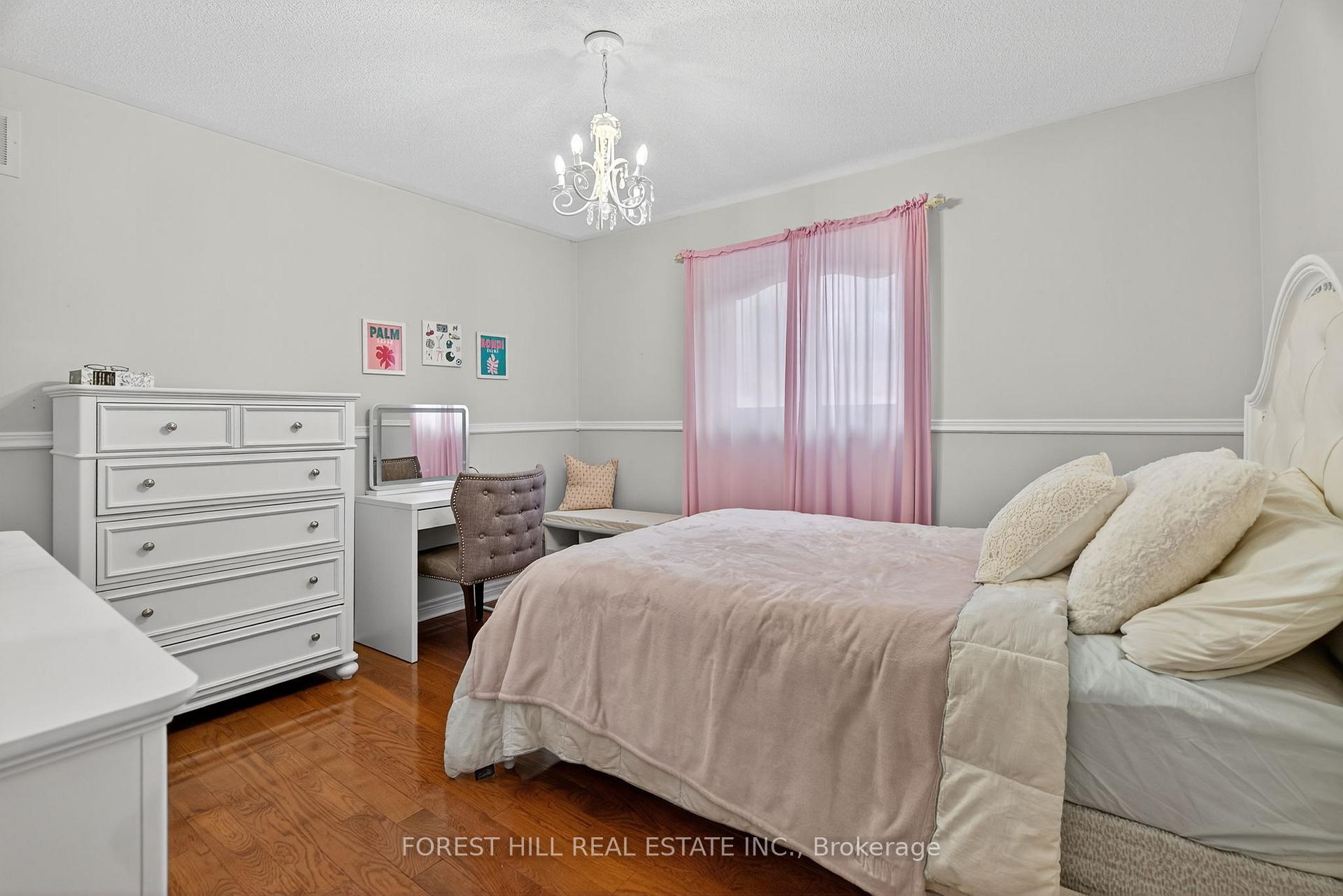Photo 5 of 14 Pepperberry Road, Vaughan, Patterson — HOMEH