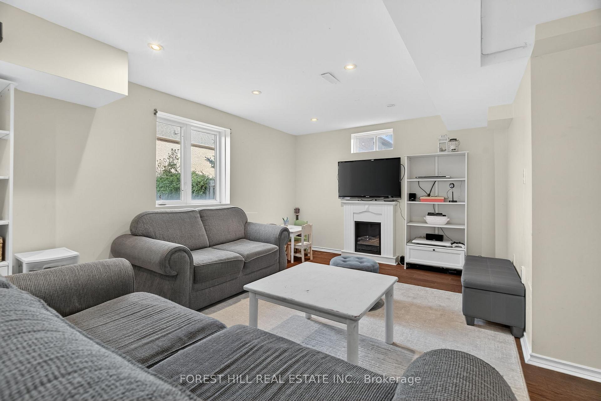 Photo 18 of 14 Pepperberry Road, Vaughan, Patterson — HOMEH