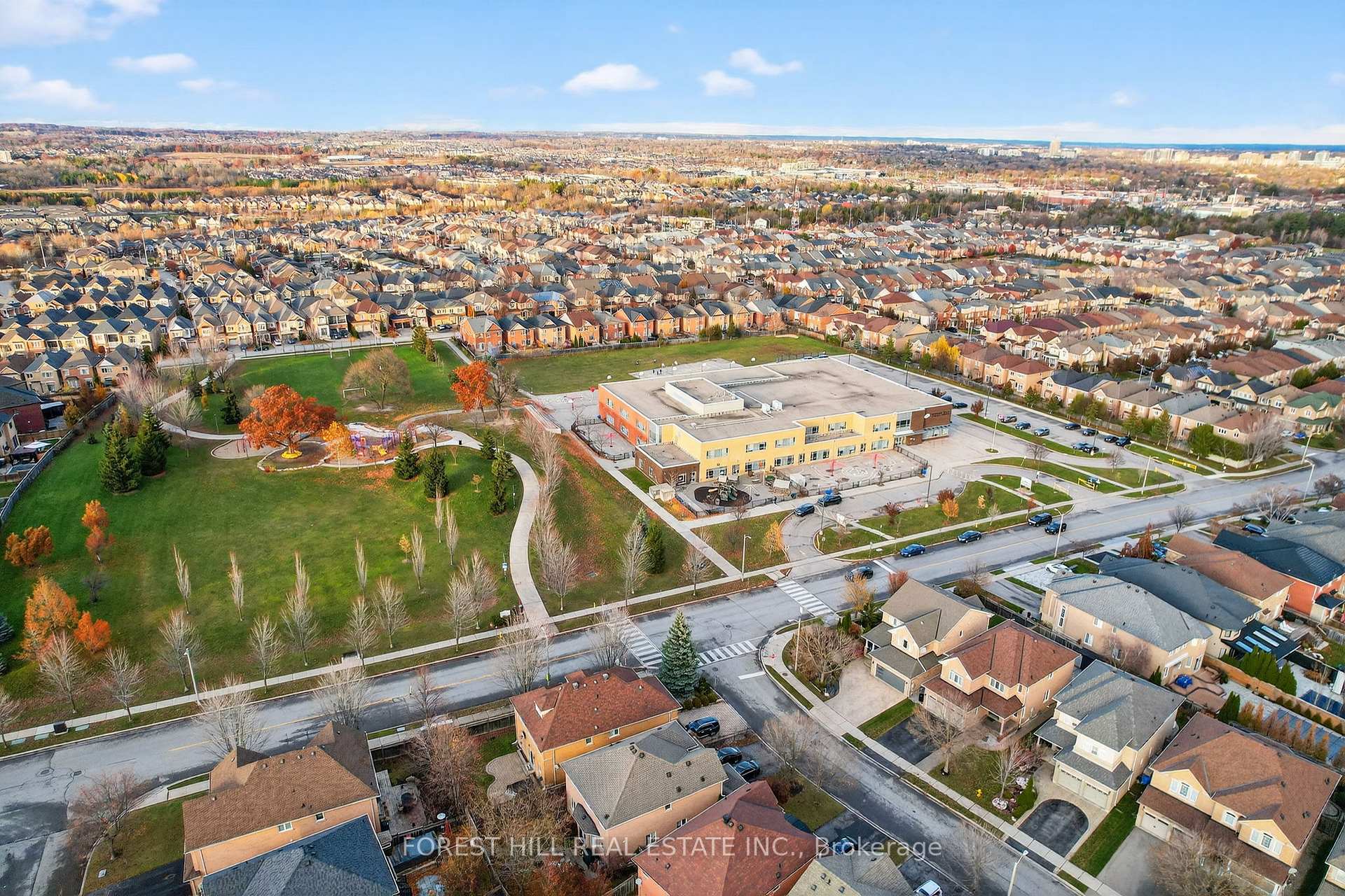 Photo 40 of 14 Pepperberry Road, Vaughan, Patterson — HOMEH