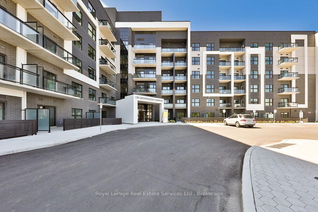 Front of Unit 125, 128 Grovewood Common
