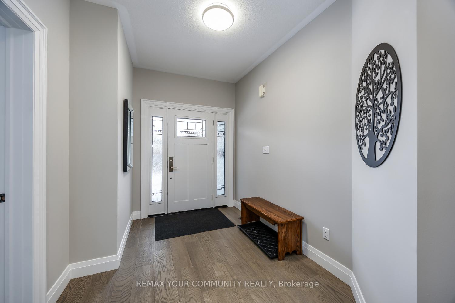 Photo 8 of 37 Leithridge Crescent, Whitby, Brooklin — HOMEH