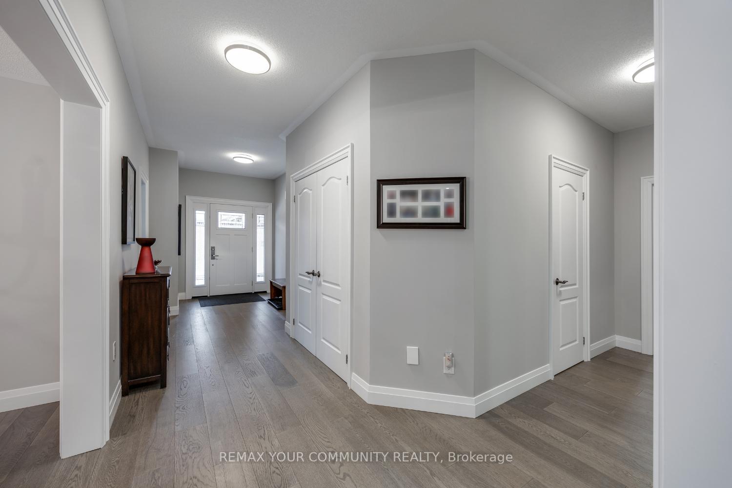 Photo 9 of 37 Leithridge Crescent, Whitby, Brooklin — HOMEH