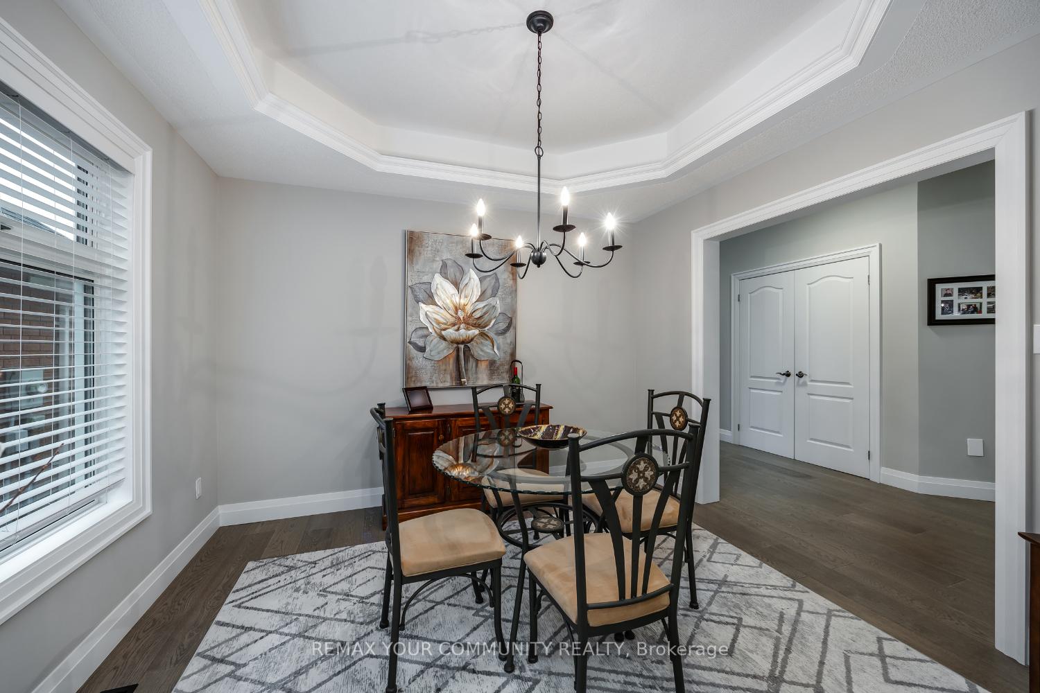 Photo 4 of 37 Leithridge Crescent, Whitby, Brooklin — HOMEH