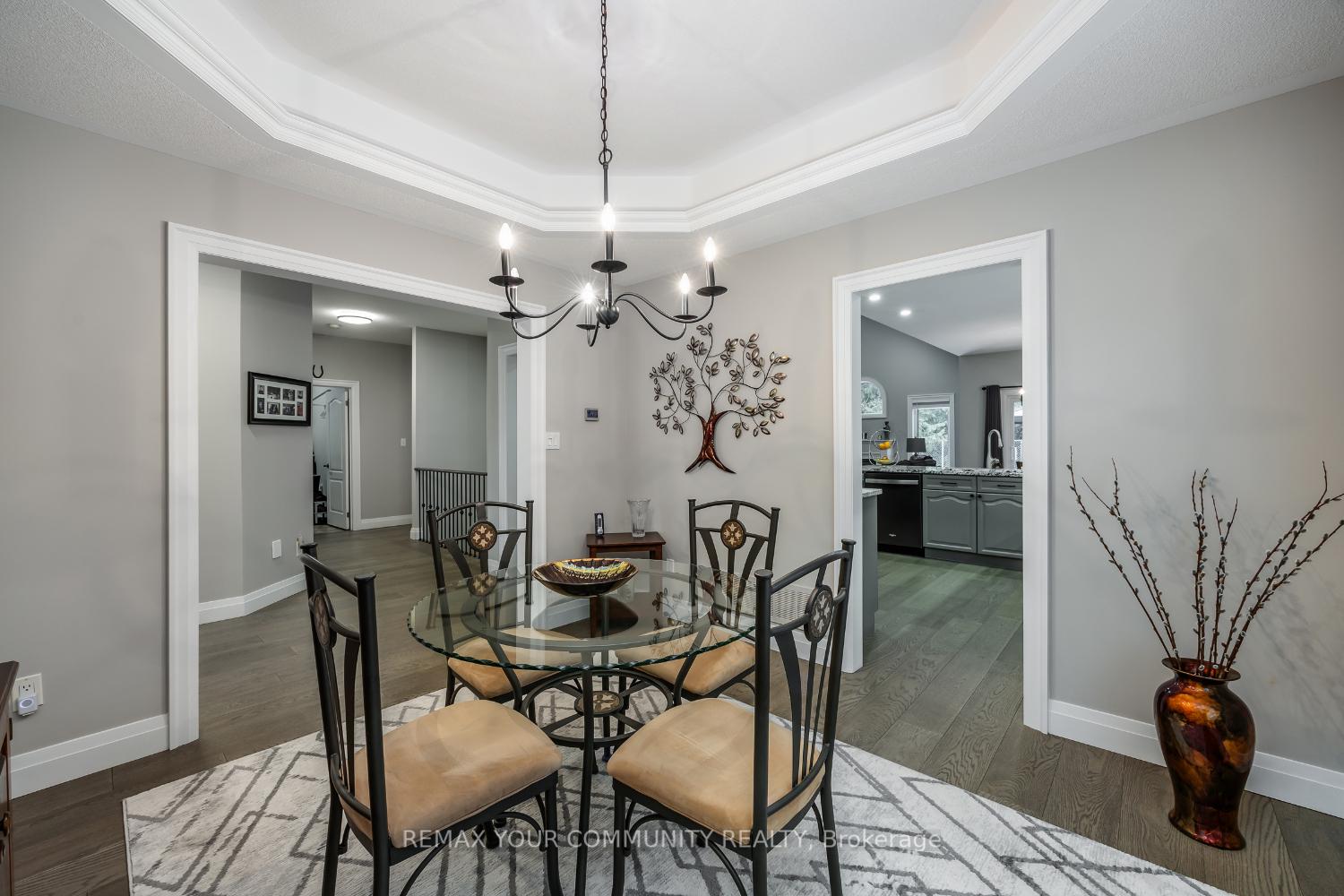 Photo 5 of 37 Leithridge Crescent, Whitby, Brooklin — HOMEH
