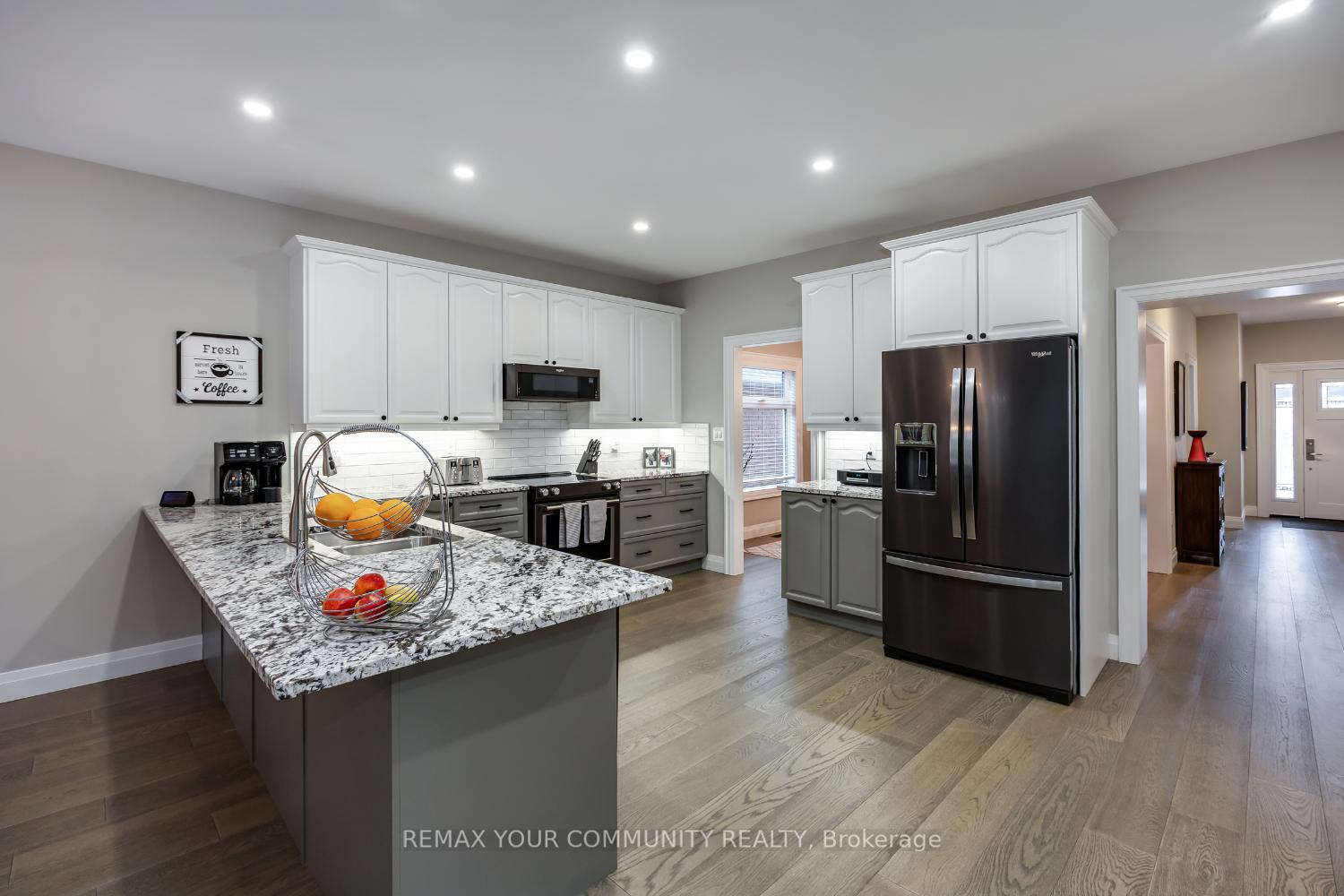 Photo 21 of 37 Leithridge Crescent, Whitby, Brooklin — HOMEH