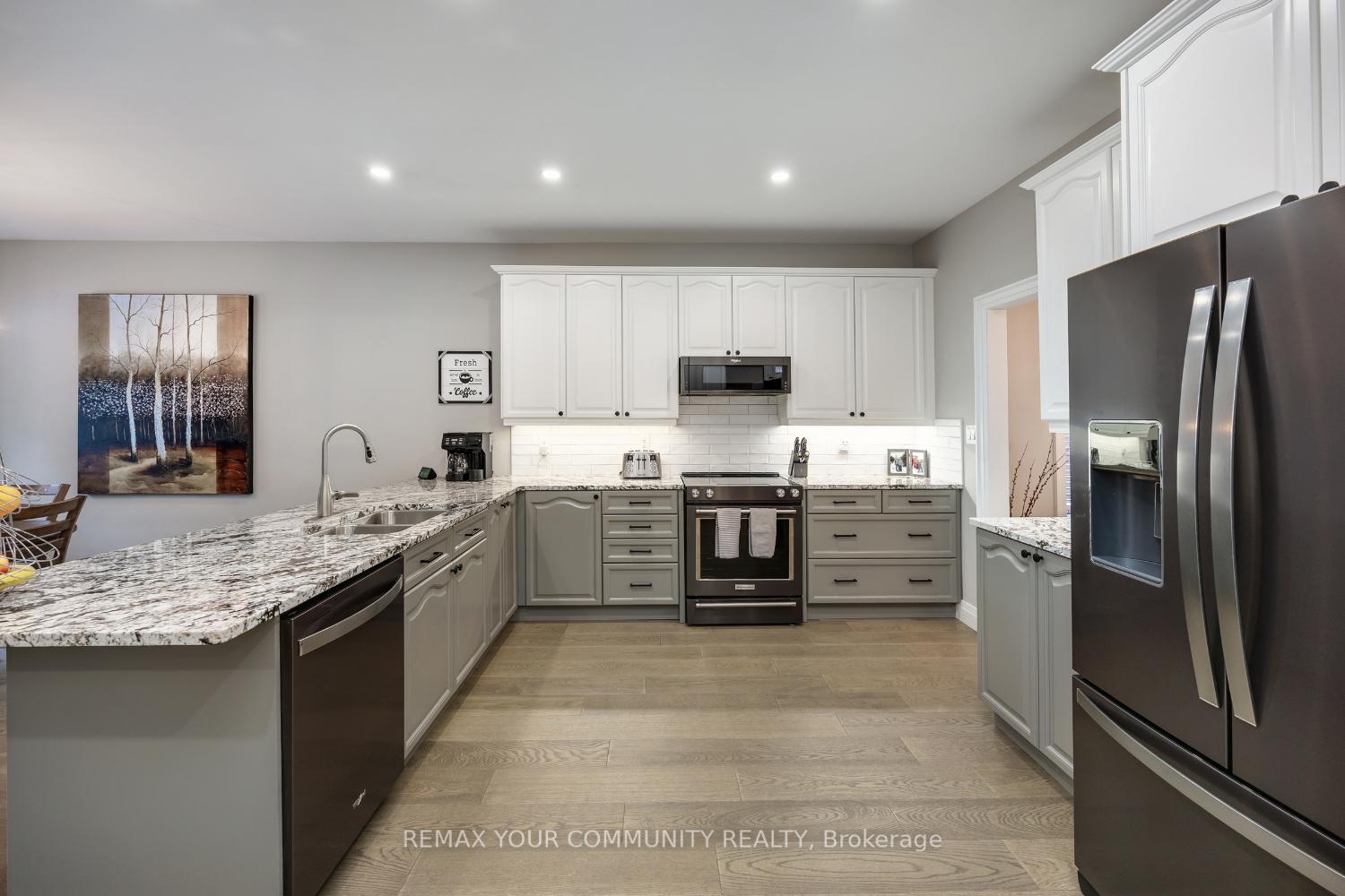 Photo 20 of 37 Leithridge Crescent, Whitby, Brooklin — HOMEH