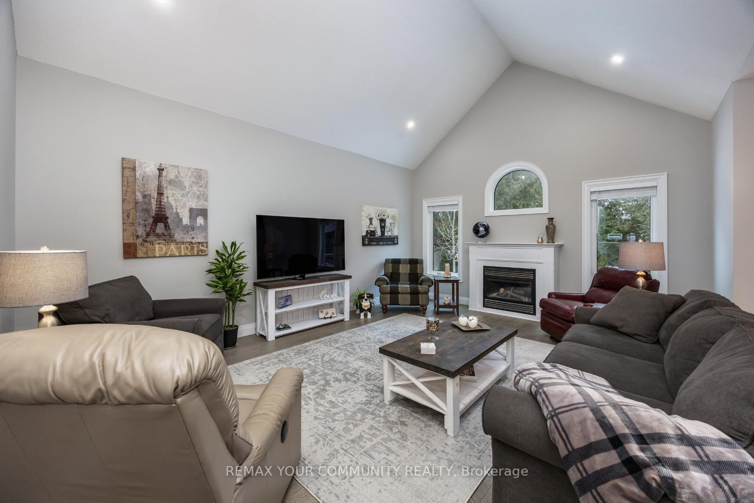 Photo 10 of 37 Leithridge Crescent, Whitby, Brooklin — HOMEH