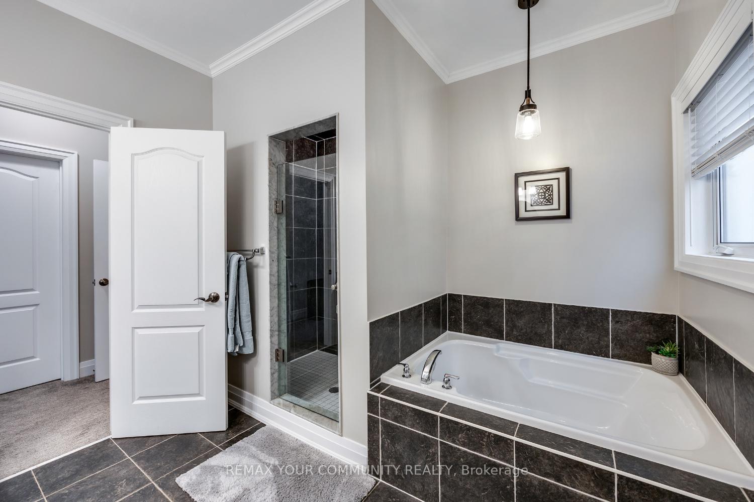 Photo 19 of 37 Leithridge Crescent, Whitby, Brooklin — HOMEH