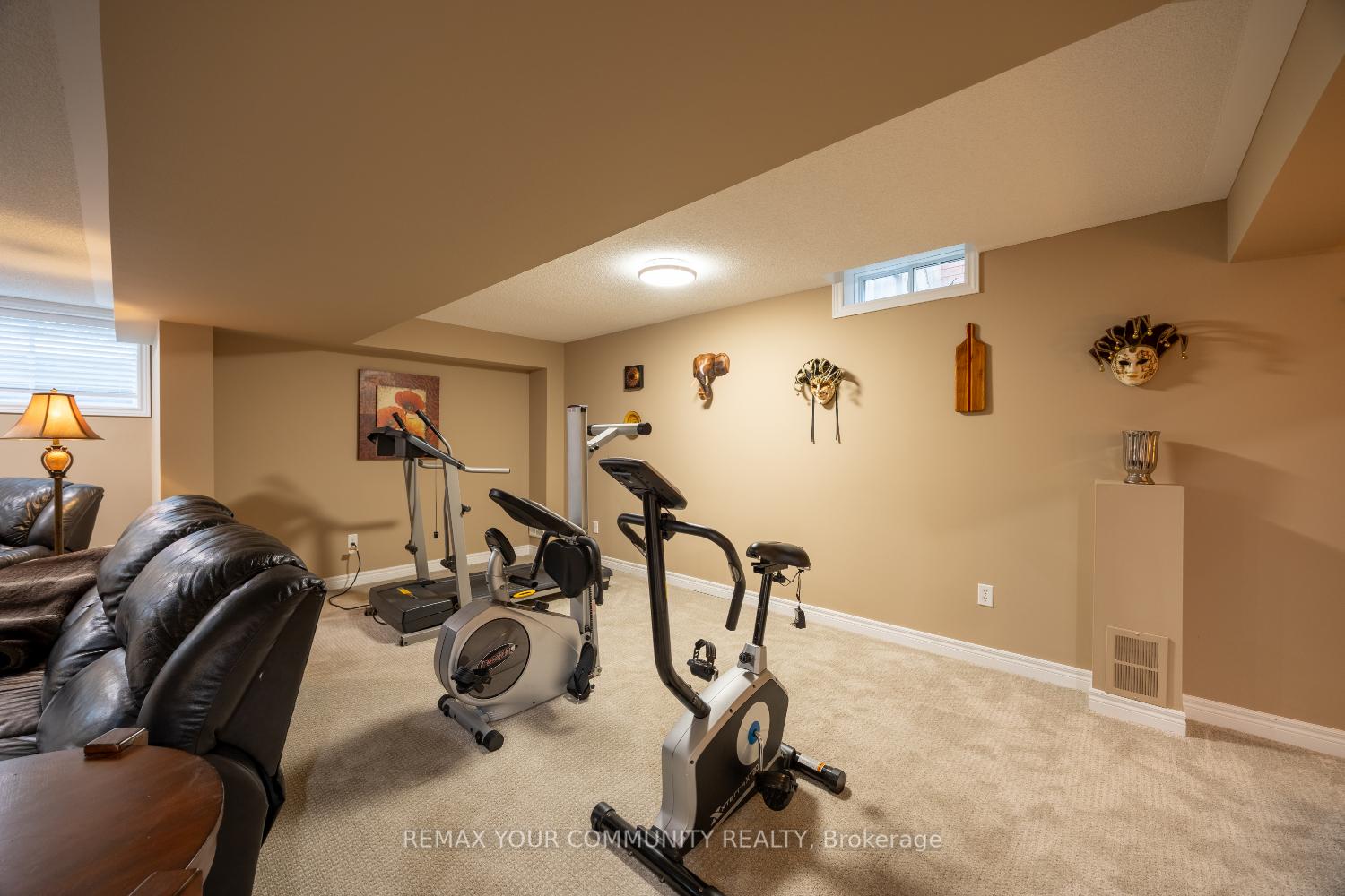 Photo 26 of 37 Leithridge Crescent, Whitby, Brooklin — HOMEH