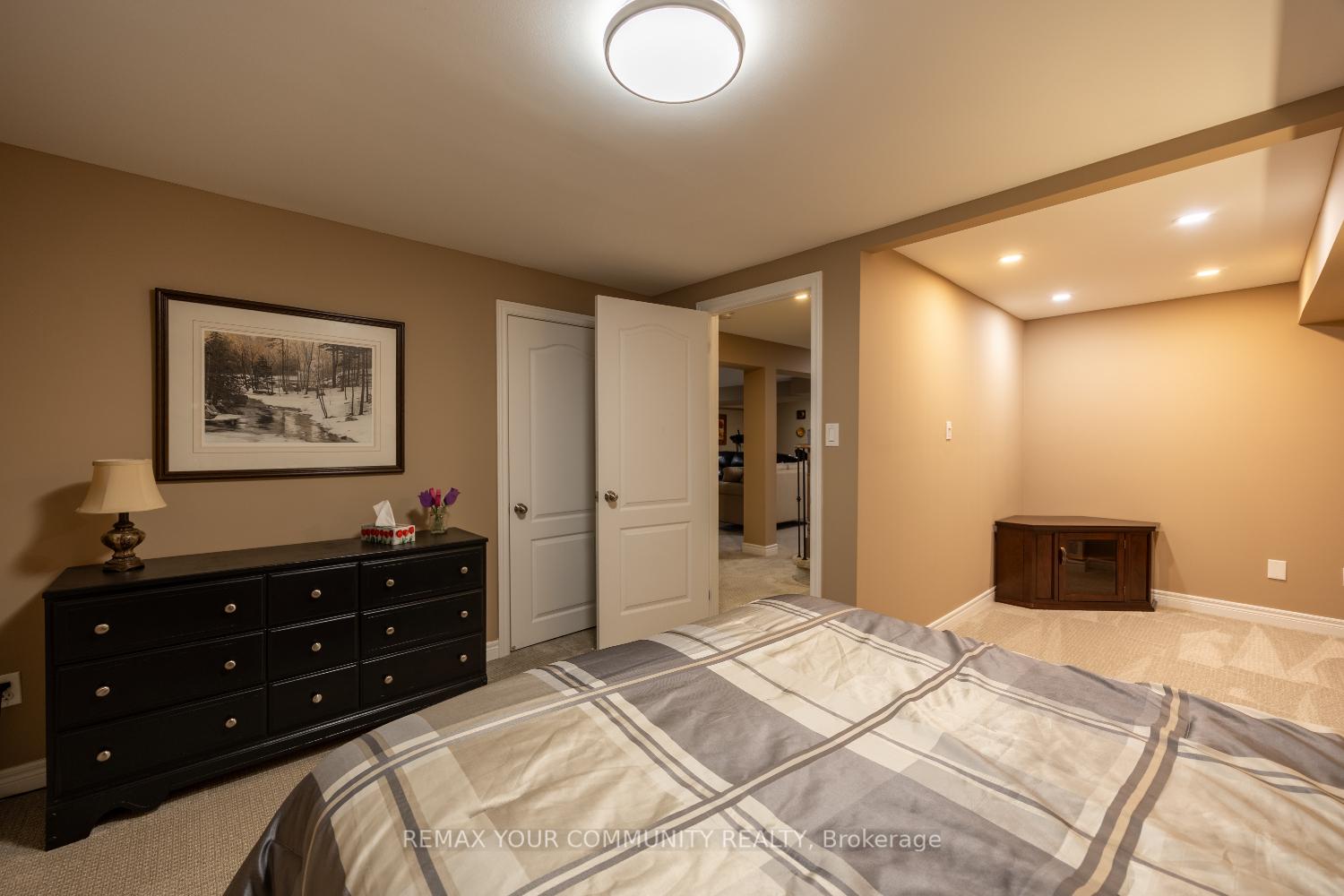 Photo 29 of 37 Leithridge Crescent, Whitby, Brooklin — HOMEH