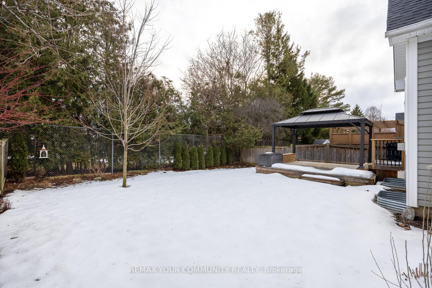 Photo 33 of 37 Leithridge Crescent, Whitby, Brooklin — HOMEH