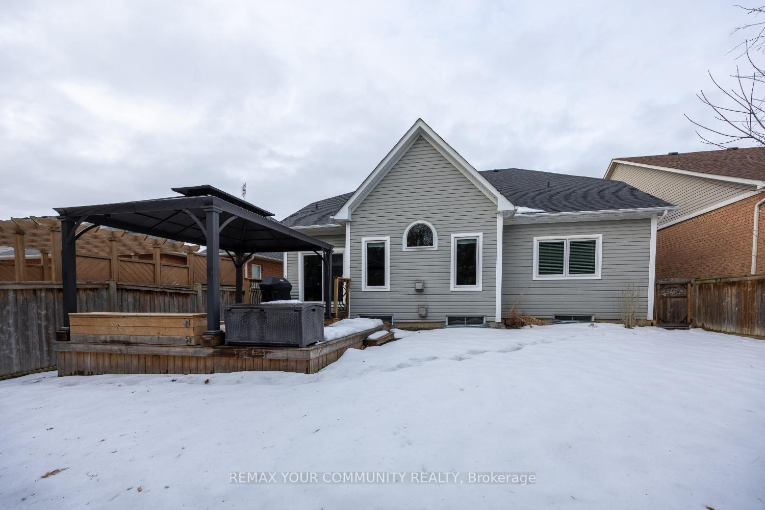 Photo 31 of 37 Leithridge Crescent, Whitby, Brooklin — HOMEH