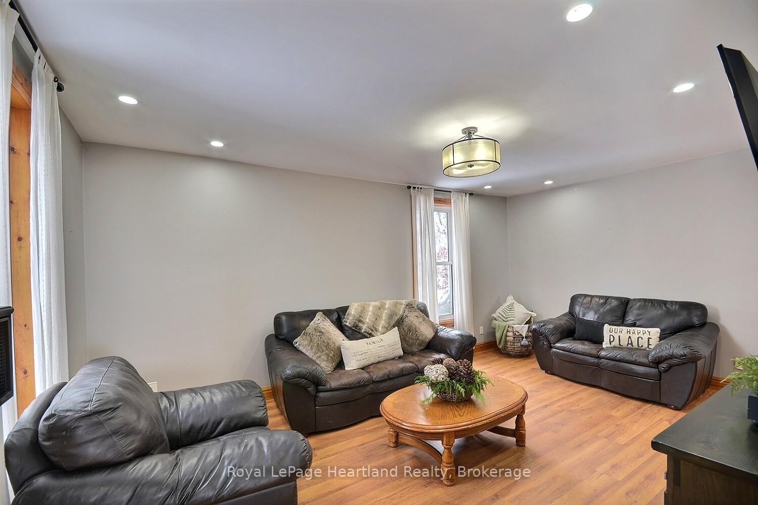 Photo 2 of 6985 Raglan Street, West Perth, Hibbert — HOMEH