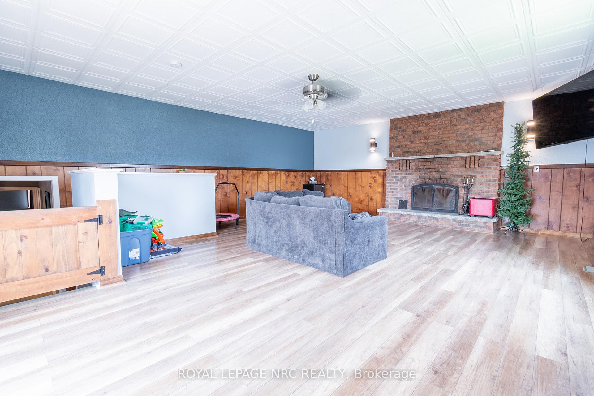 Photo 8 of 100 Knoll Street, Port Colborne, Main Street — HOMEH