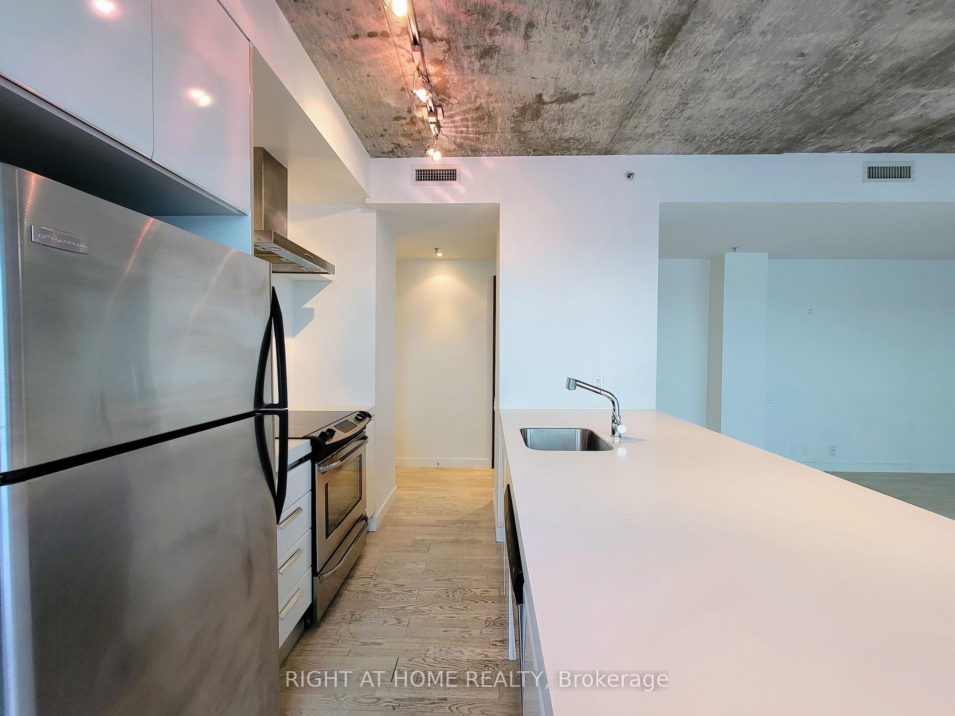 Photo 8 of Unit 808, 75 Portland Street, Toronto, Waterfront Communities — HOMEH