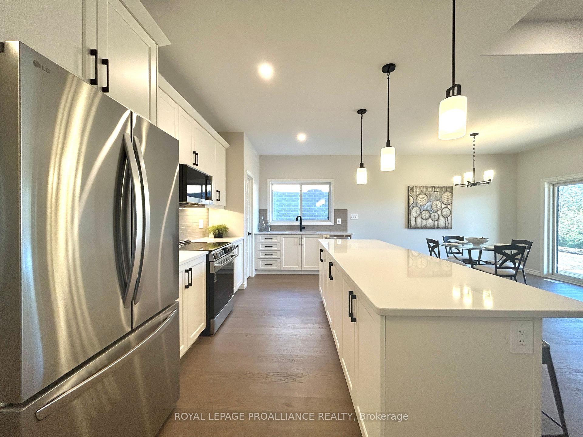 Photo 15 of 130 Stonecrest Boulevard, Quinte West, Sidney Ward — HOMEH