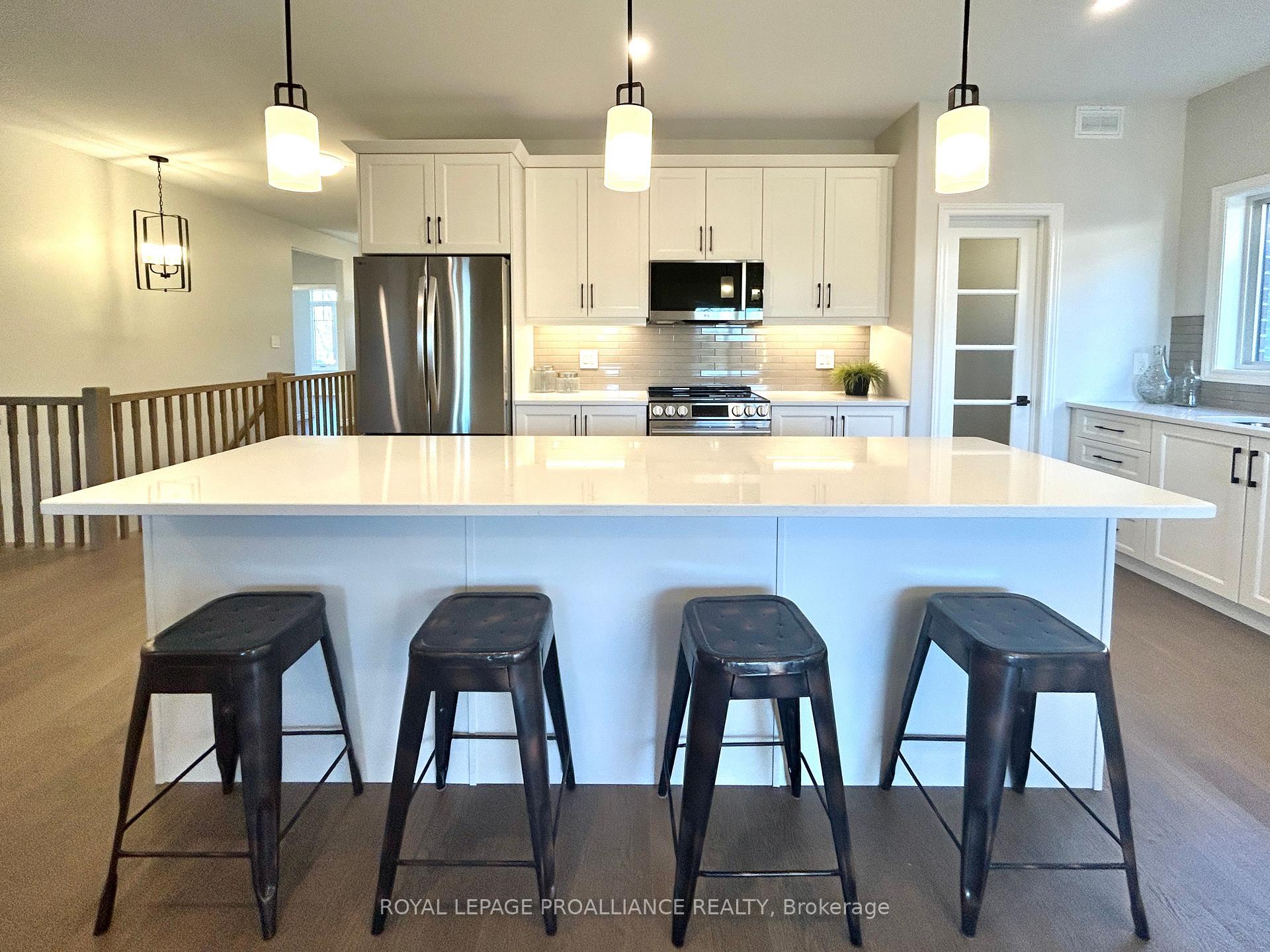Photo 8 of 130 Stonecrest Boulevard, Quinte West, Sidney Ward — HOMEH