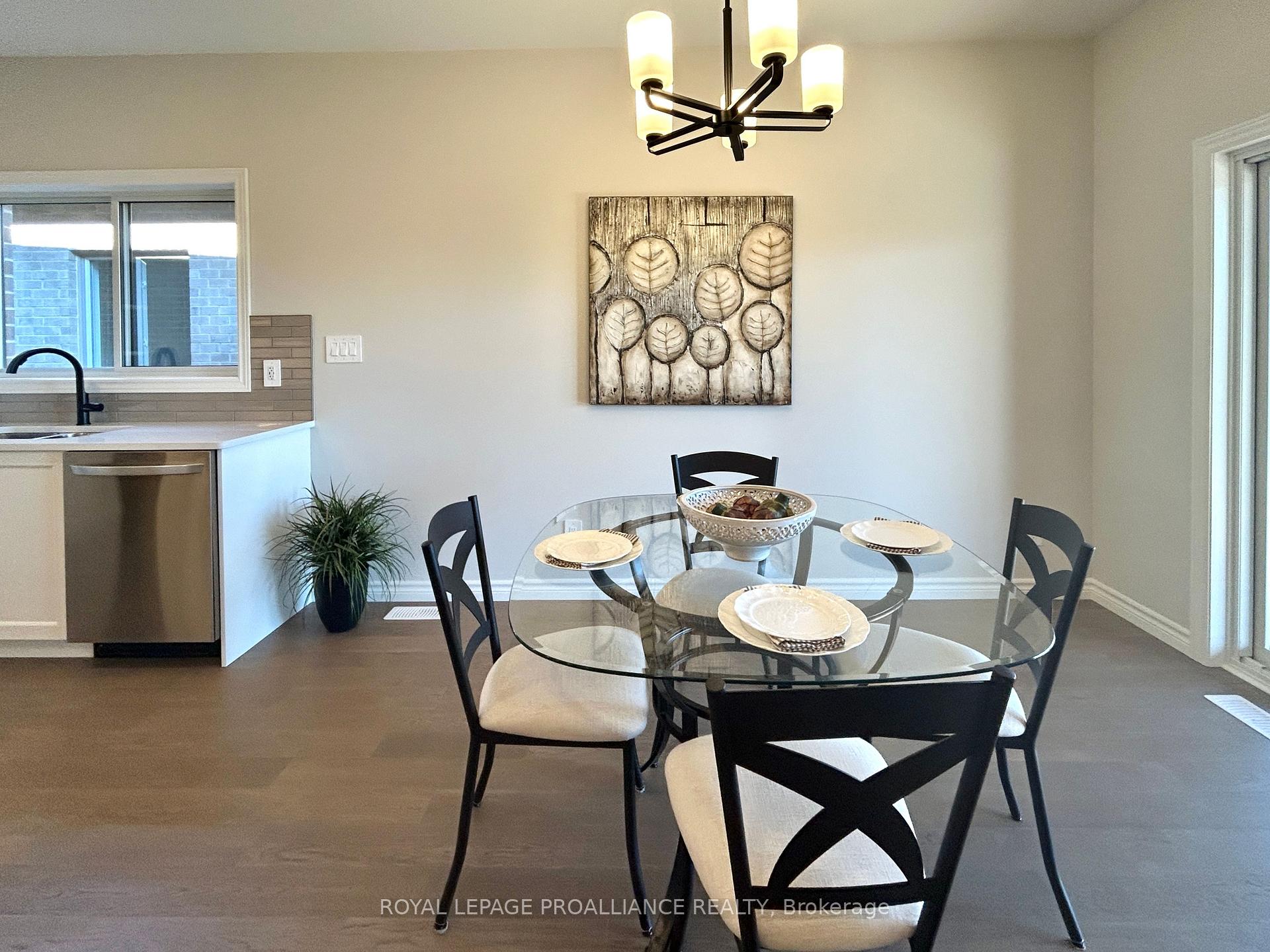 Photo 11 of 130 Stonecrest Boulevard, Quinte West, Sidney Ward — HOMEH