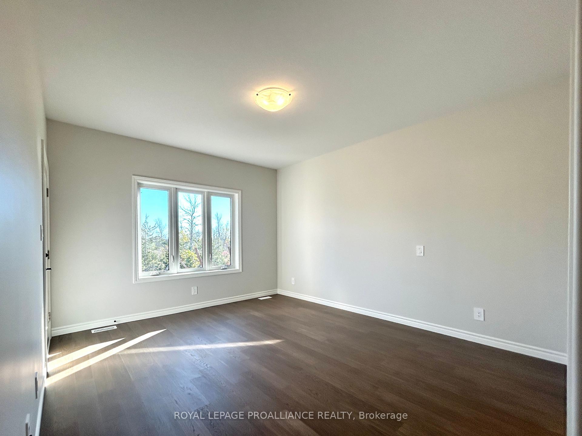 Photo 2 of 130 Stonecrest Boulevard, Quinte West, Sidney Ward — HOMEH