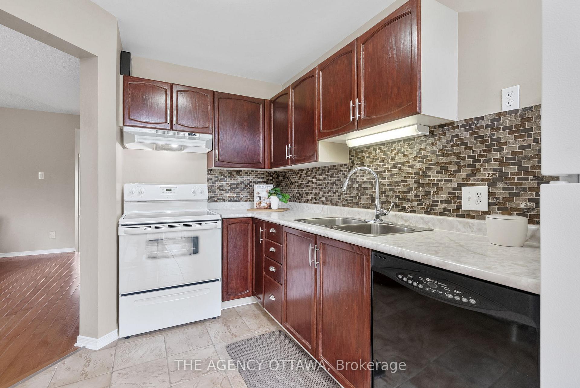Photo 34 of 55 Springcreek Crescent, Ottawa, Kanata - Bridlewood — HOMEH