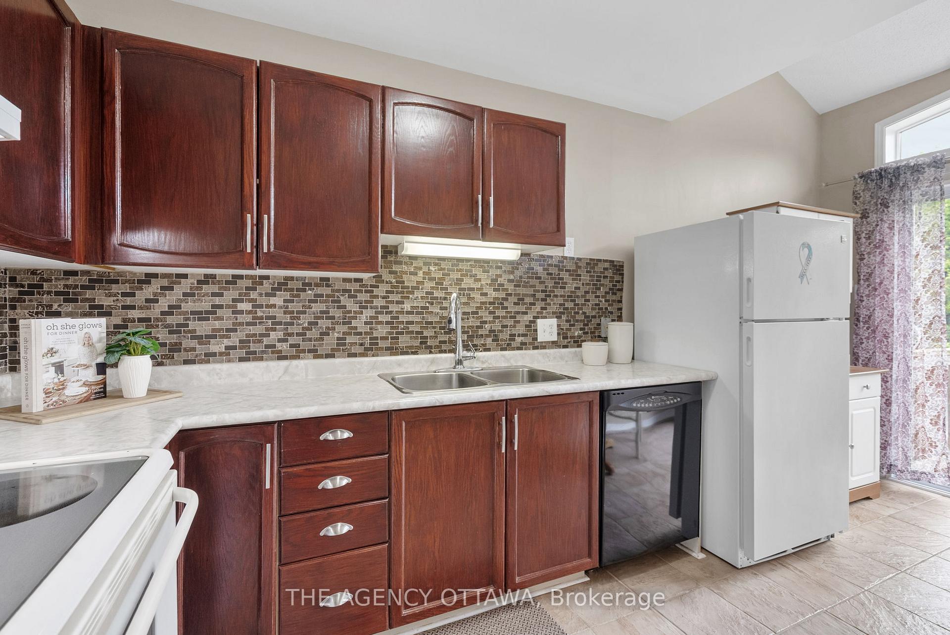 Photo 38 of 55 Springcreek Crescent, Ottawa, Kanata - Bridlewood — HOMEH
