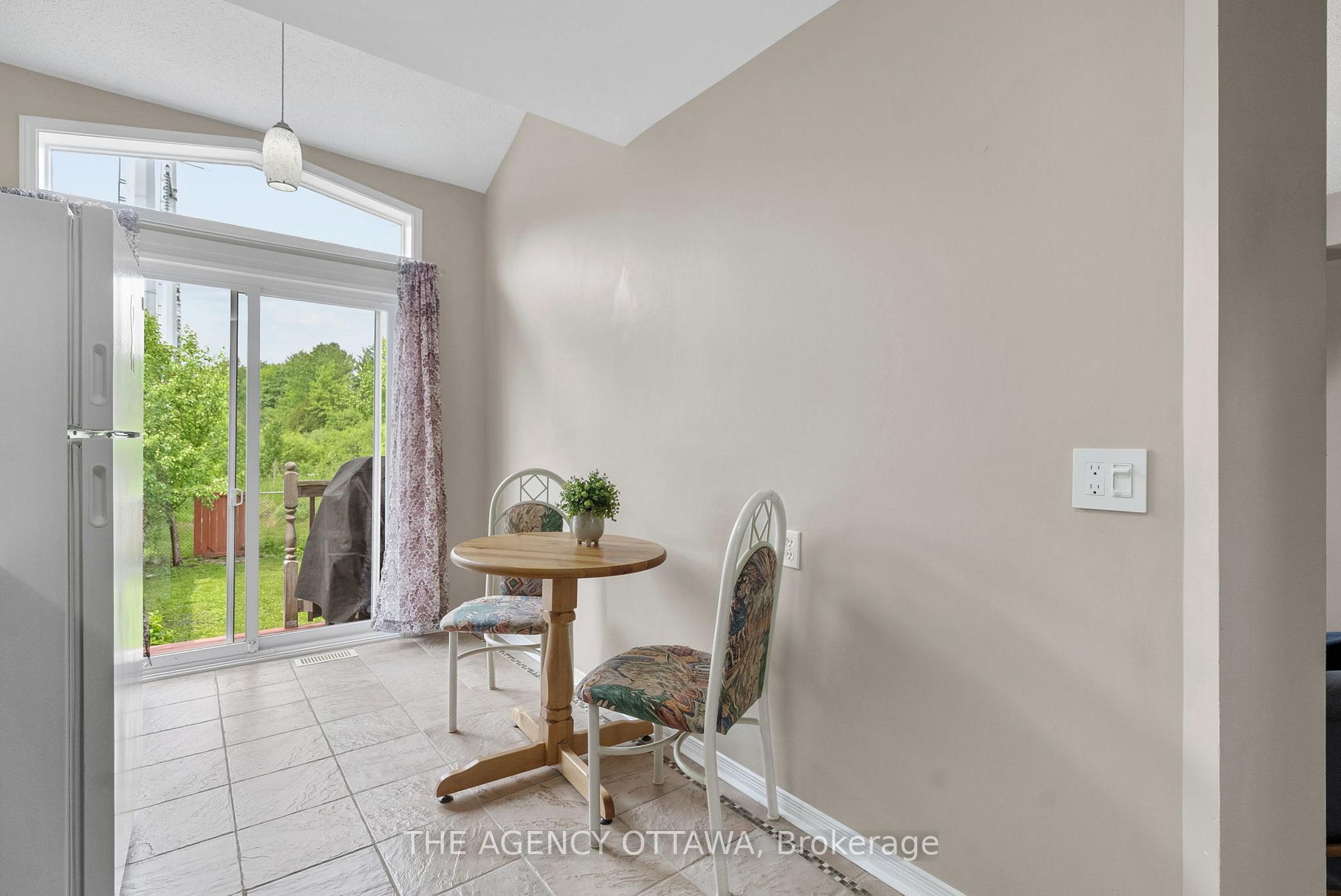Photo 13 of 55 Springcreek Crescent, Ottawa, Kanata - Bridlewood — HOMEH